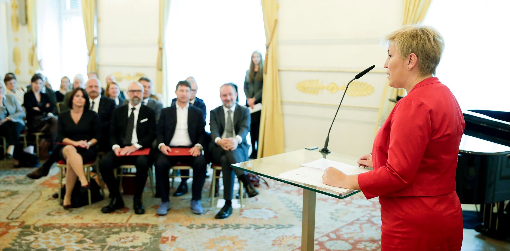 Am 27. September 2017 bestellte der Bundeskanzler Vertreterinnen und Vertreter der Wirtschaft zu Mitgliedern der bei der Bundesanstalt &quot;Statistik &Ouml;sterreich&quot; eingerichteten Wirtschaftskurie. Im Bild Kommerzialr&auml;tin f&uuml;r die Statistik Martina Klengl.