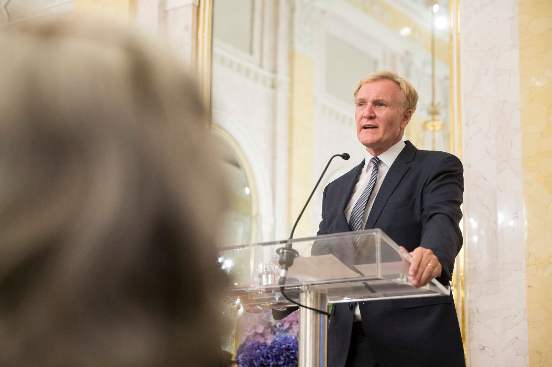 Am 28. September 2017 nahm Kunst- und Kulturminister Thomas Drozda an der Ausstellungser&ouml;ffnung &quot;Raffael&quot; teil. Im Bild Klaus Albrecht Schr&ouml;der, Gesch&auml;ftsf&uuml;hrer Albertina.