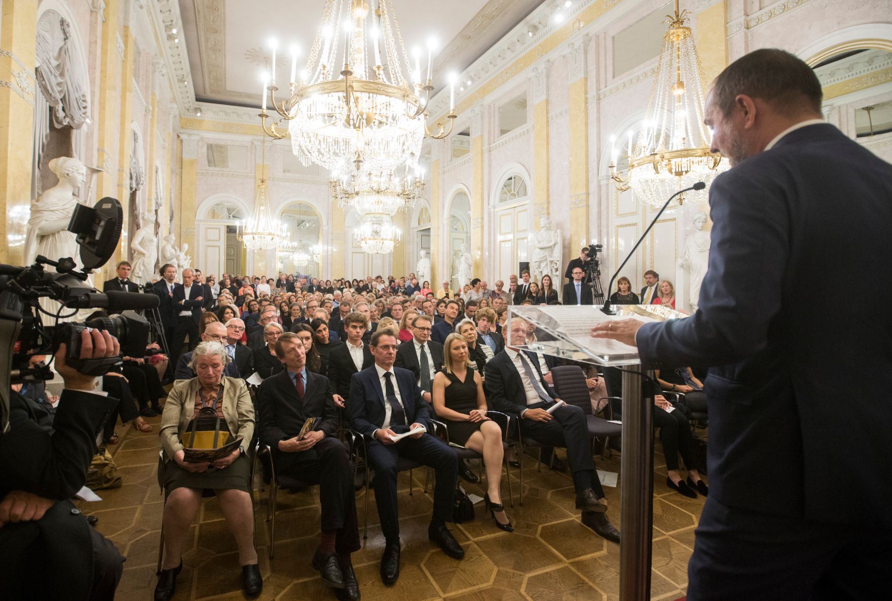 Am 28. September 2017 nahm Kunst- und Kulturminister Thomas Drozda an der Ausstellungser&ouml;ffnung &quot;Raffael&quot; teil.