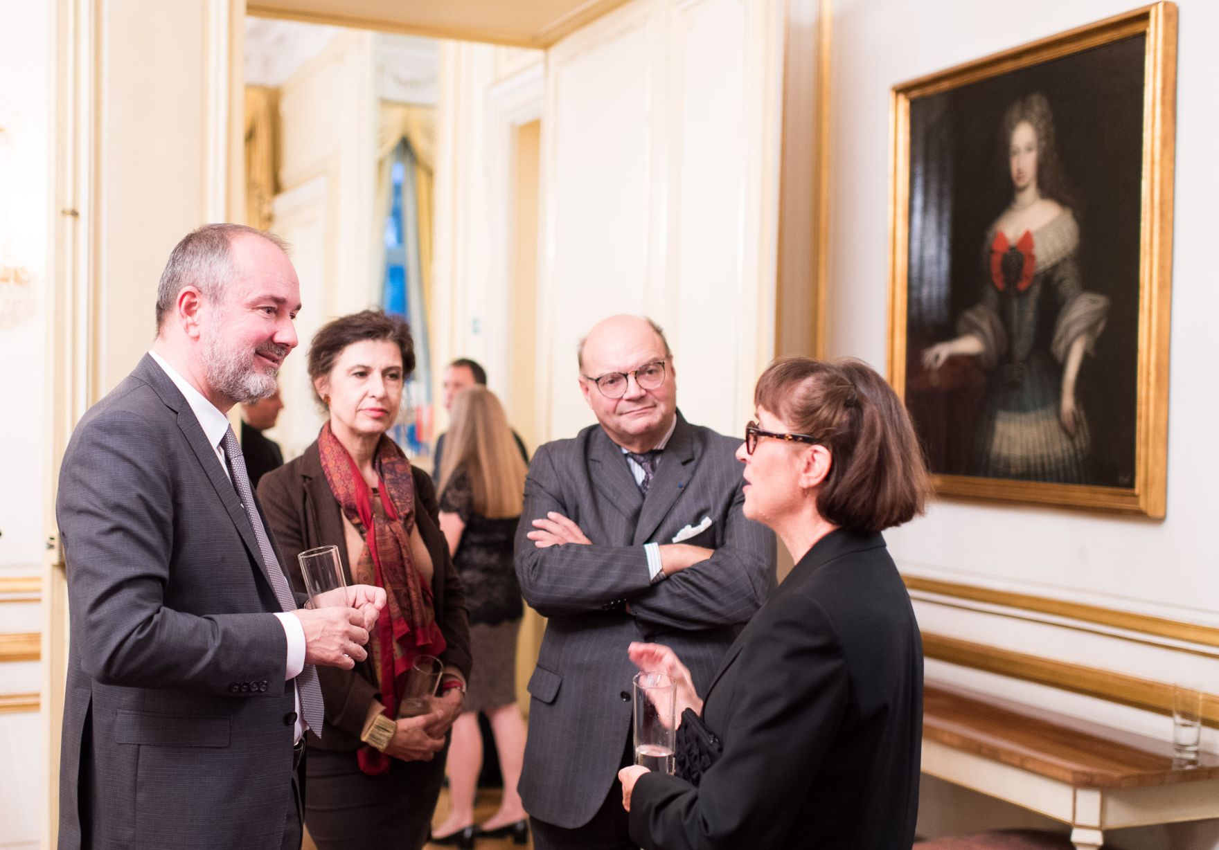 Am 29. September 2017 &uuml;berreichte Kunst- und Kulturminister Thomas Drozda (im Bild) dem franz&ouml;sischen Schriftsteller Michel Houellebecq das &Ouml;sterreichische Ehrenzeichen f&uuml;r Wissenschaft und Kunst, in der &ouml;sterreichischen Botschaft in Paris.