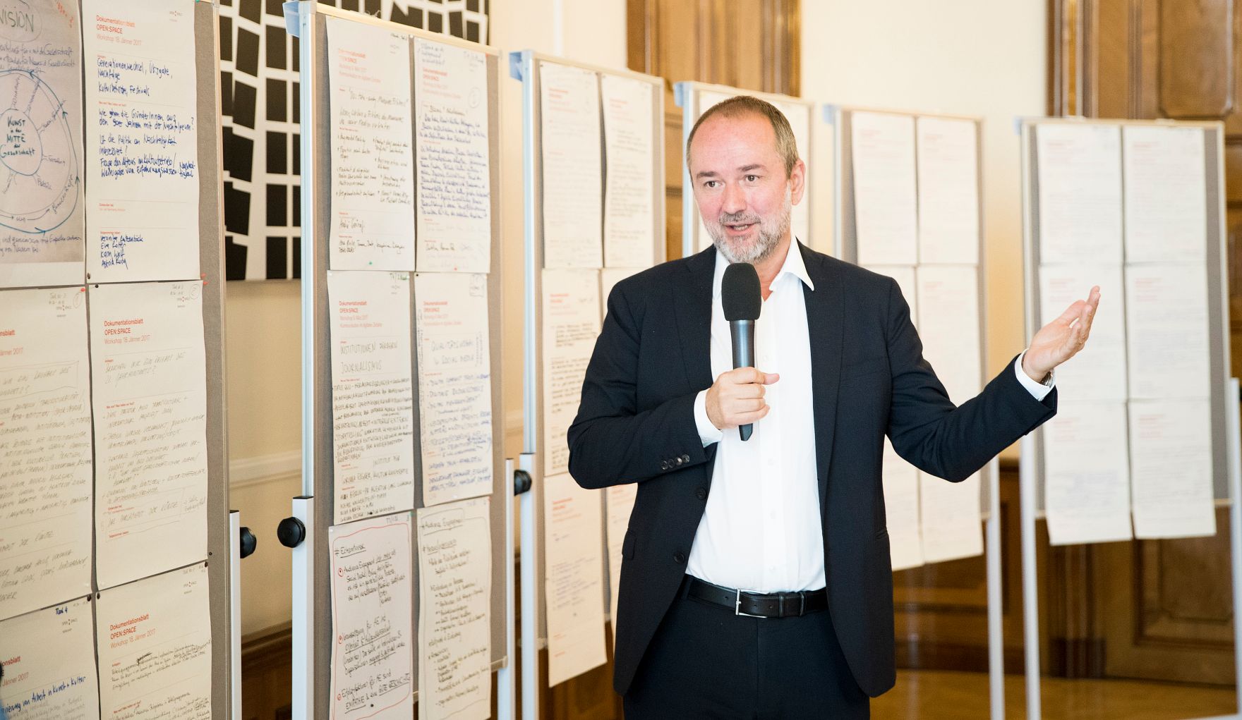 Am 4. Oktober 2017 lud Kunst- und Kulturminister Thomas Drozda (im Bild) zu einem OPEN:SPACE Fr&uuml;hst&uuml;ck ein.