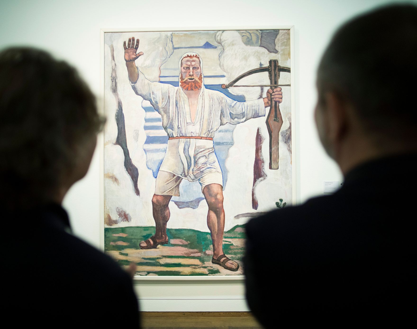 Am 12. Oktober 2017 fand die Ausstellungser&ouml;ffnung &quot;Ferdinand Hodler&quot; im Leopold Museum statt. Im Bild Kunst- und Kulturminister Thomas Drozda (r.) mit dem Direktor des Leopold Museums Hans-Peter Wipplinger (l.) bei der Besichtigung der Ausstellung.