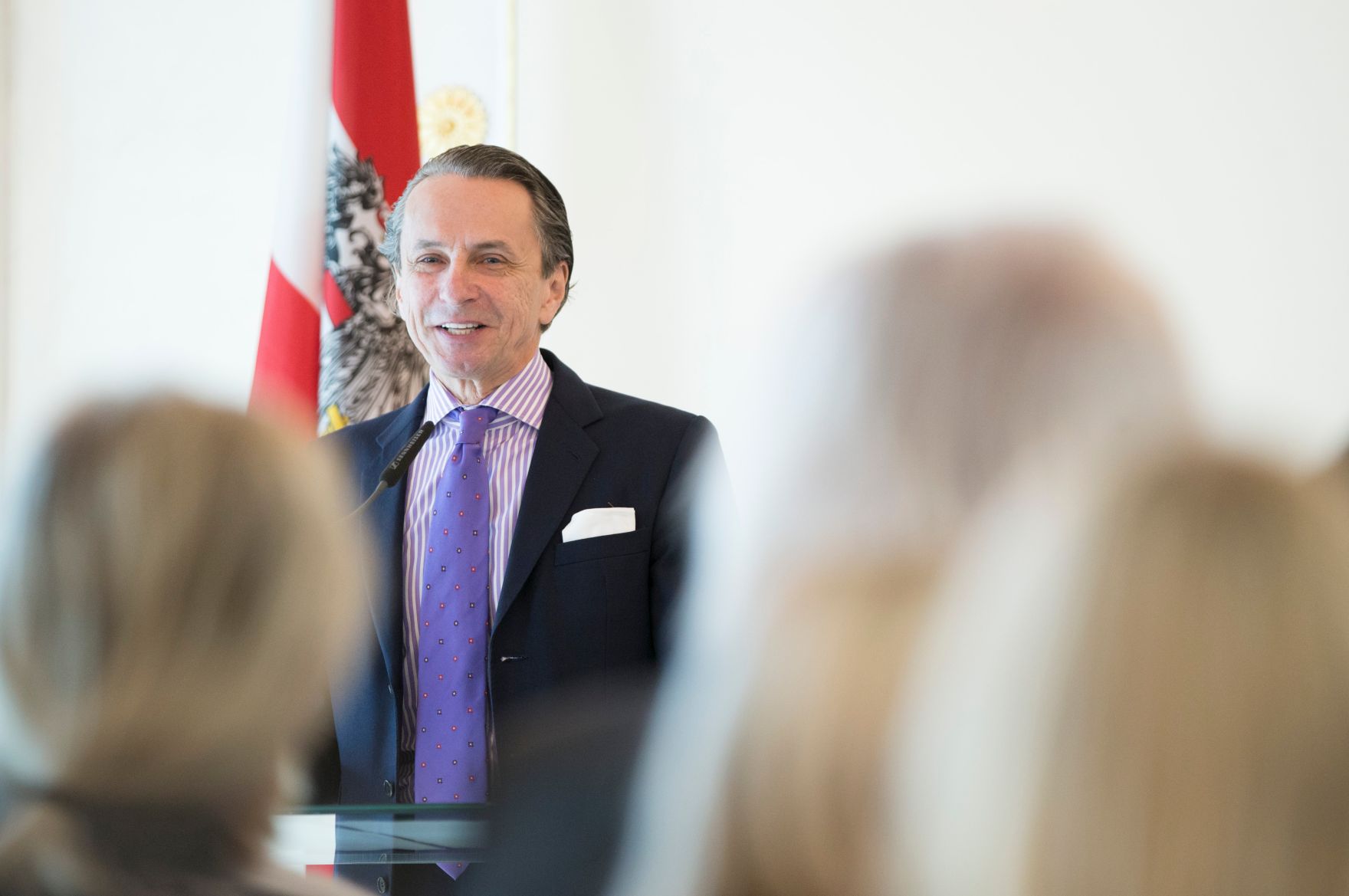 Am 2. November 2017 verlieh Kunst- und Kulturminister Thomas Drozda den &Ouml;sterreichischen Staatspreis f&uuml;r Kunstkritik an Nina Schedlmayer. Im Bild der Laudator Christian Rainer, Chefredakteur und Herausgeber des Nachrichtenmagazins Profil.