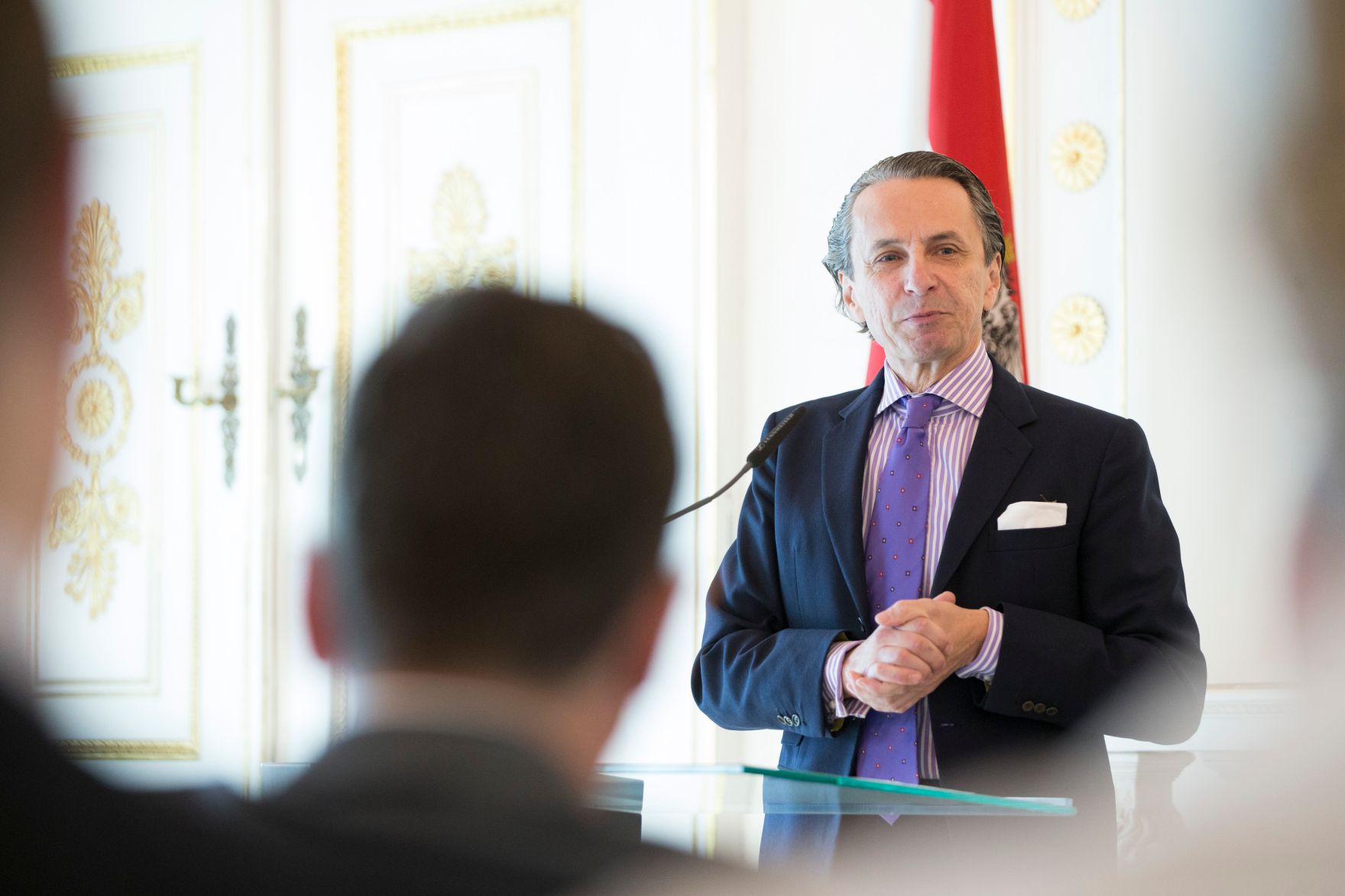 Am 2. November 2017 verlieh Kunst- und Kulturminister Thomas Drozda den &Ouml;sterreichischen Staatspreis f&uuml;r Kunstkritik an Nina Schedlmayer. Im Bild der Laudator Christian Rainer, Chefredakteur und Herausgeber des Nachrichtenmagazins Profil.