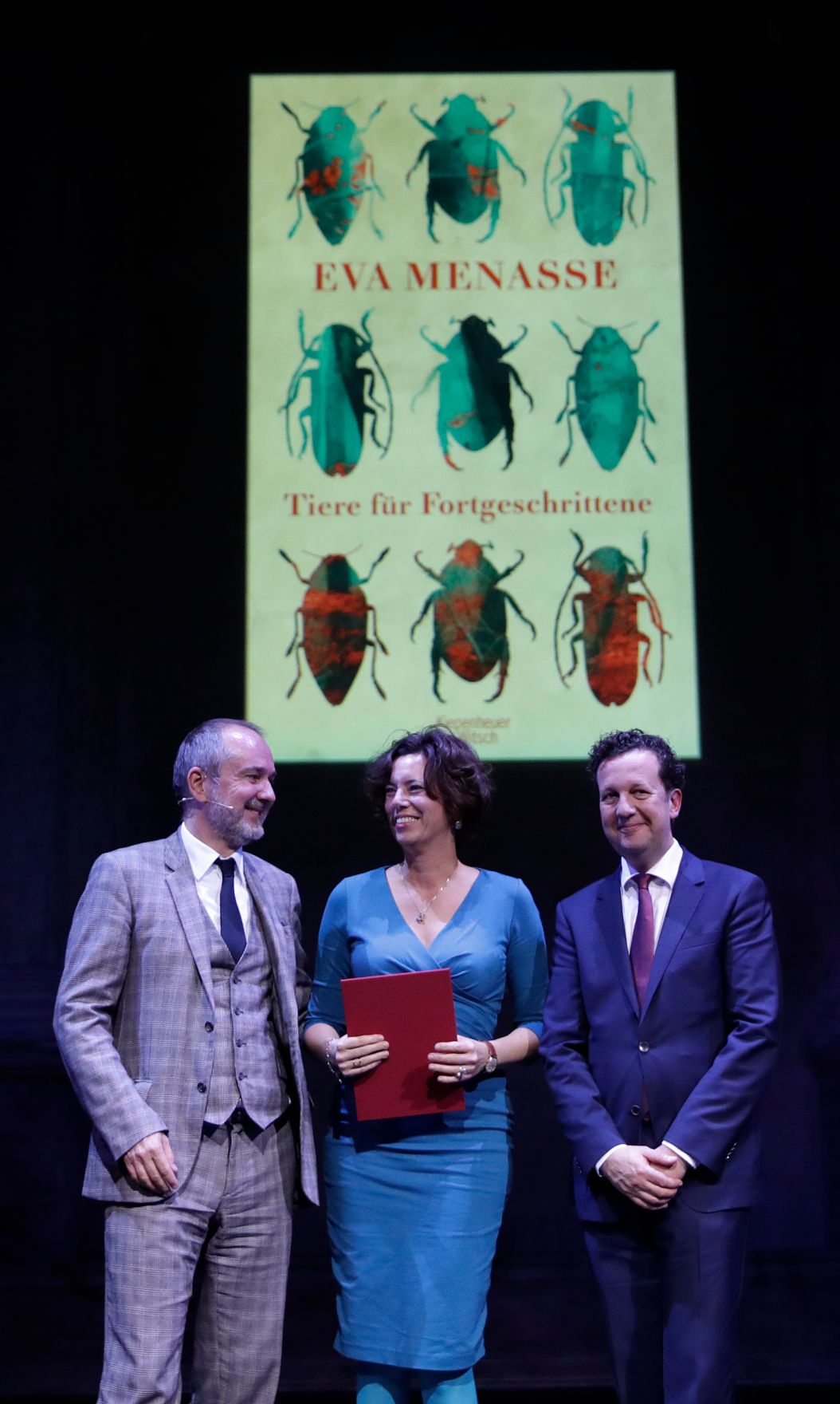 Am 7. November 2017 verlieh Kunst- und Kulturminister Thomas Drozda (l.) den &quot;&Ouml;sterreichischen Buchpreis 2017&quot;. Im Bild mit der Gewinnerin des &Ouml;sterreichischen Buchpreises Eva Menasse (m.) und Pr&auml;sident des Hauptverbandes des &Ouml;sterreichischen Buchhandels Benedikt F&ouml;ger (r.).