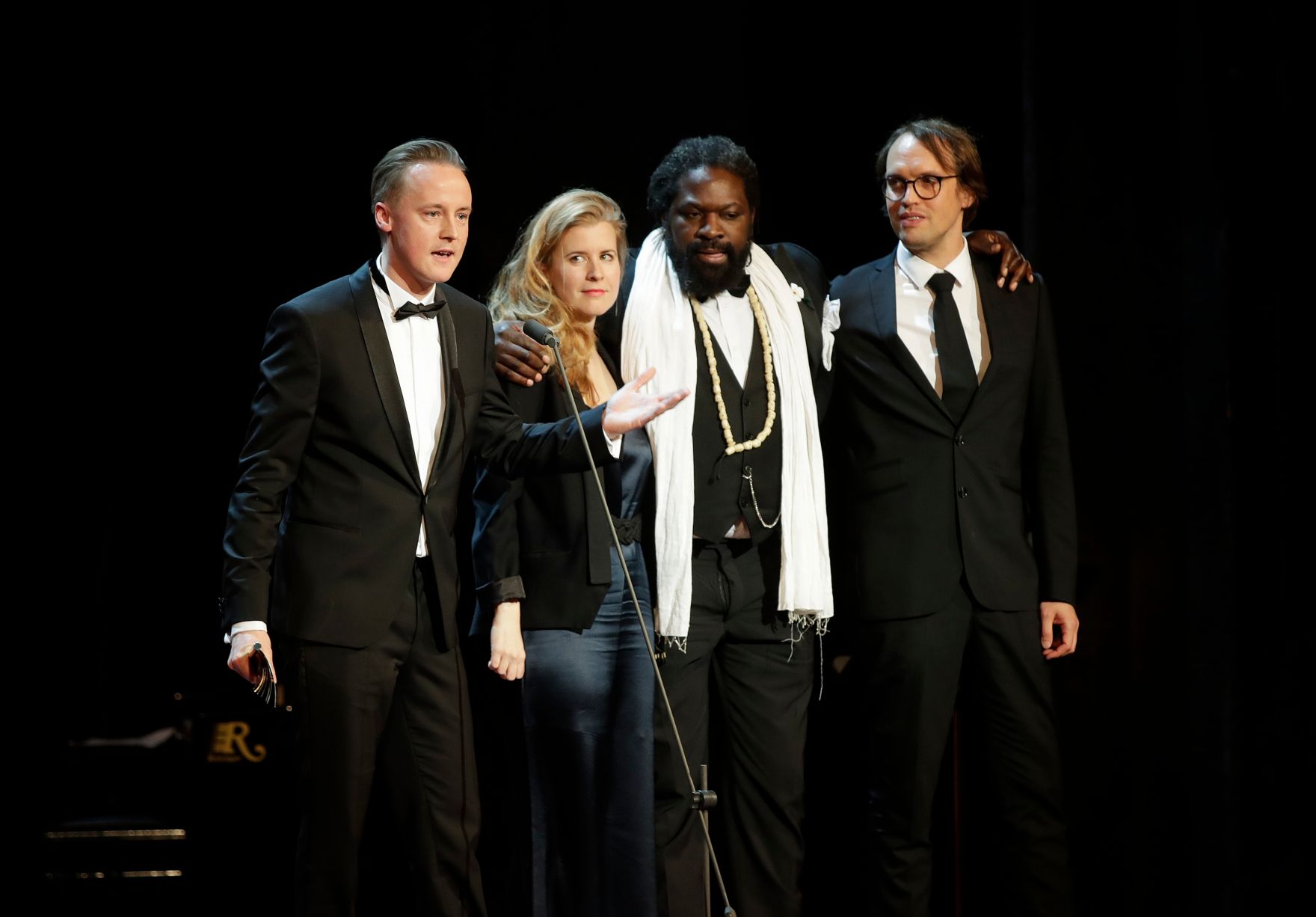 Am 13. November 2017 verlieh Kunst- und Kulturminister Thomas Drozda im Rahmen der Nestroy-Gala im Wiener Ronacher den Nestroy 2017 f&uuml;r die Beste Bundesl&auml;nder Auff&uuml;hrung an &quot;Der Auftrag: Dantons Tod&quot;.