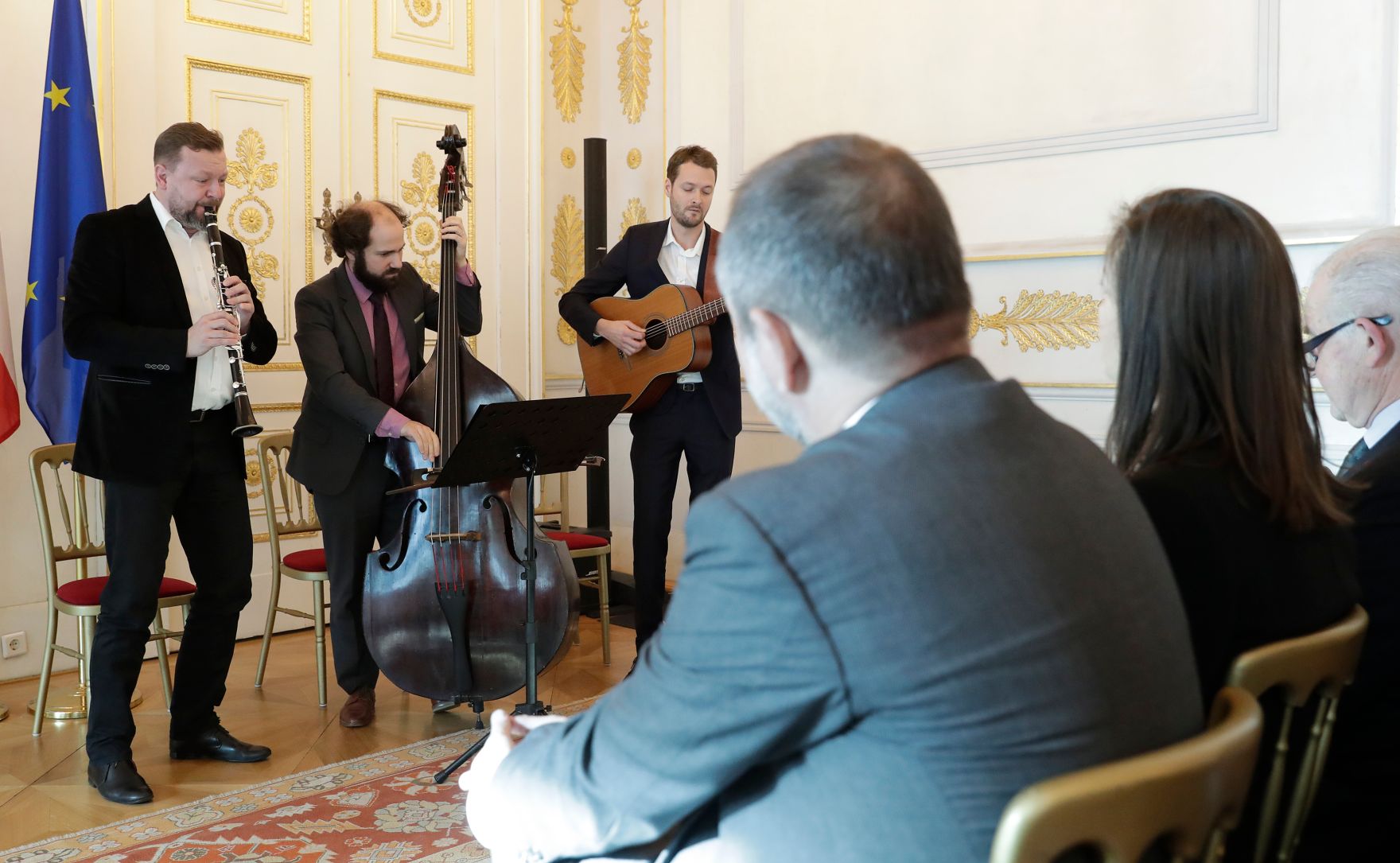 Am 14. Dezember 2017 &uuml;berreichte Kunst- und Kulturminister Thomas Drozda das &Ouml;sterreichische Ehrenkreuz f&uuml;r Wissenschaft und Kunst an Rudolf Klausnitzer.