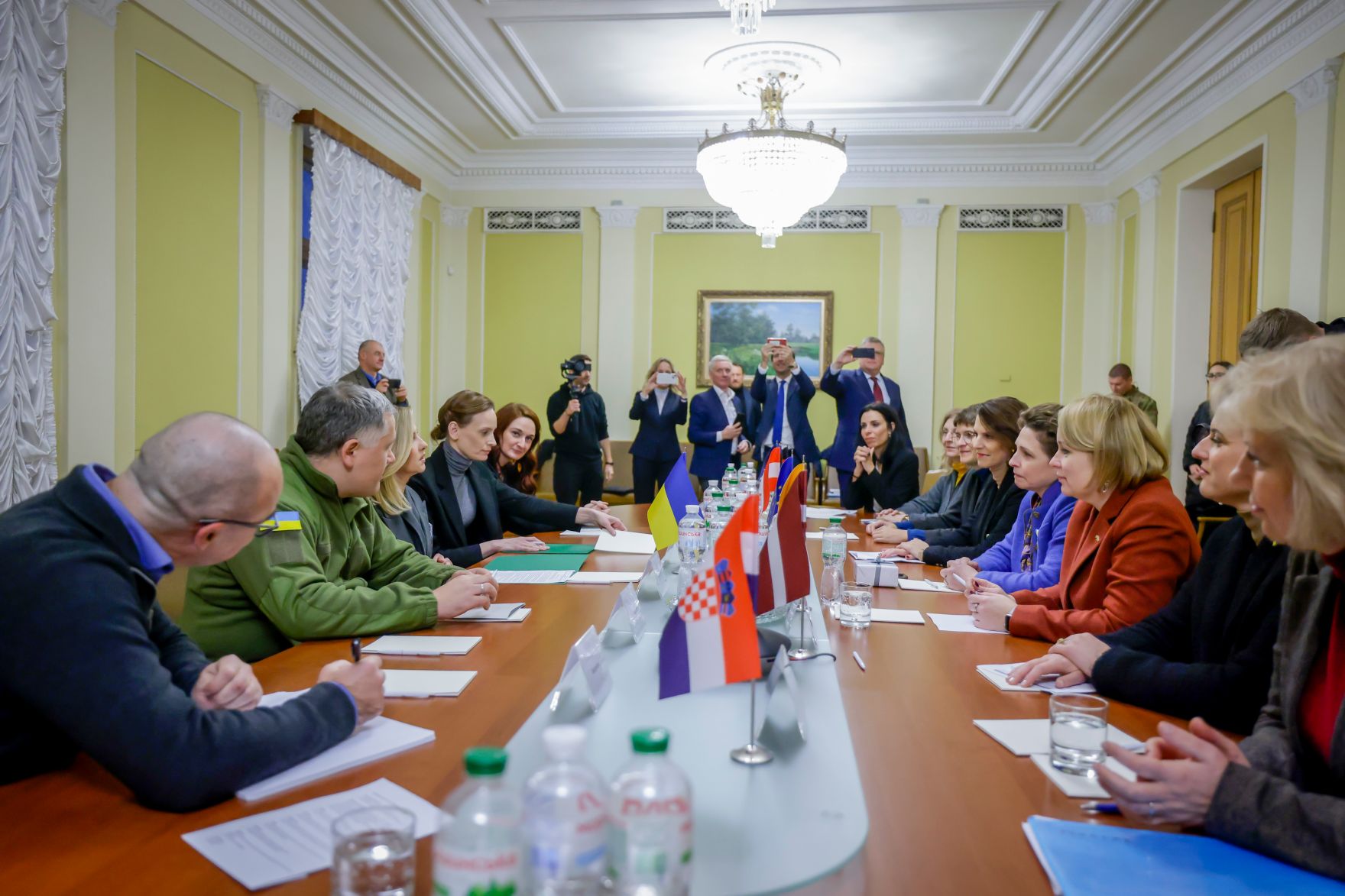 Am 23. November 2022 reiste Bundesministerin Karoline Edtstadler zu einem mehrt&auml;gigen Arbeitsbesuch nach Kiew.