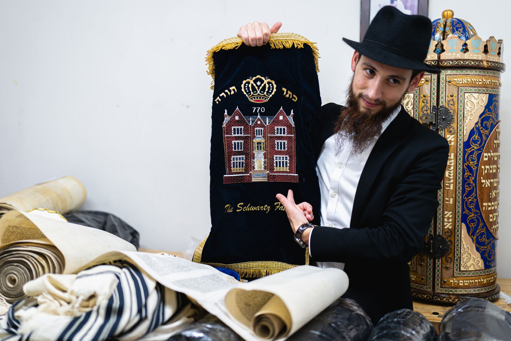 Am 16. Juli 2024 reiste Bundesministerin Karoline Edtstadler zu einem mehrt&auml;gigen Arbeitsbesuch nach New York. Im Bild bei der Hassidic Walking Tour.