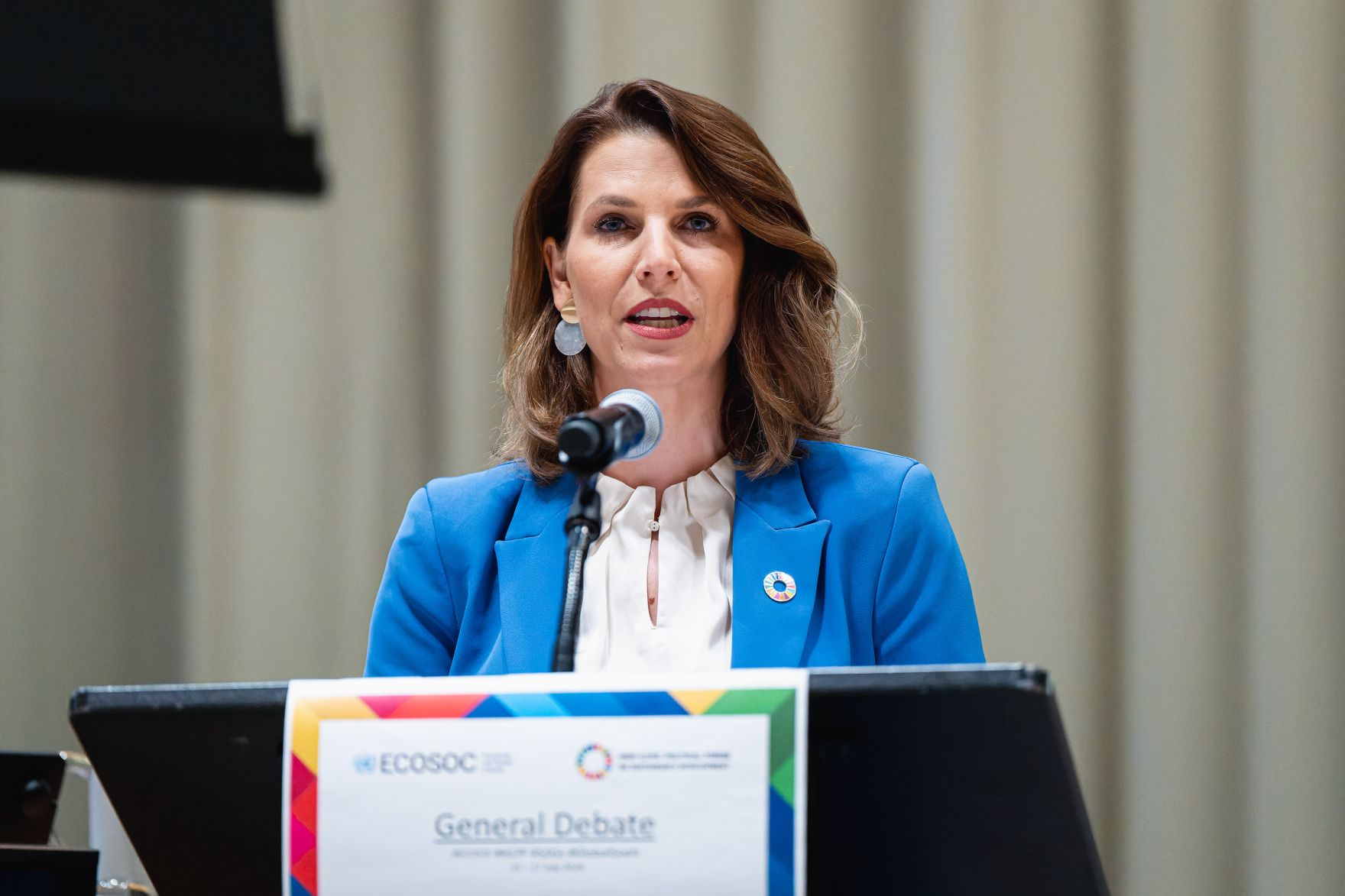 Am 16. Juli 2024 reiste Bundesministerin Karoline Edtstadler zu einem mehrt&auml;gigen Arbeitsbesuch nach New York. Im Bild bei der Rede beim hochrangigen politischen Forum zu nachhaltiger Entwicklung.