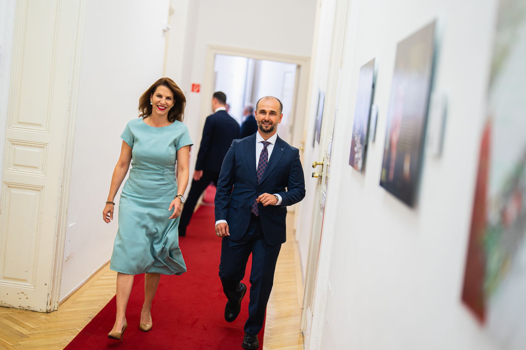 Am 28. August 2024 empfing Bundesministerin Karoline Edtstadler (l.) Orhan Murtezani (r.) den Minister f&uuml;r europ&auml;ische Angelegenheiten von Nordmazedonien, zu einem Arbeitsgespr&auml;ch.