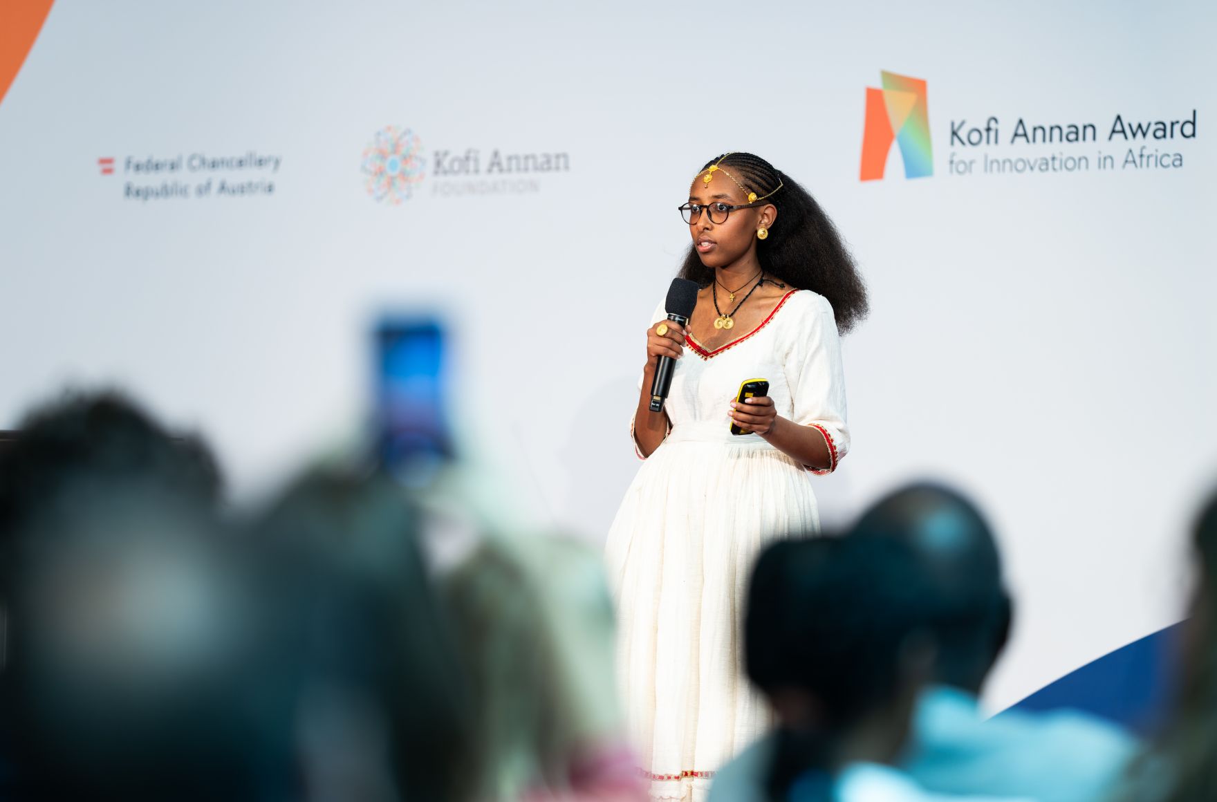 Am 04. September 2024 wurde in der Wiener Hofburg von Bundesministerin Karoline Edtstadler gemeinsam mit Bernhard Kowatsch, Leiter des UN World Food Programms &bdquo;Innovation Accelerators&ldquo; der &bdquo;Kofi Annan Award for Innovation in Africa&ldquo; verliehen.