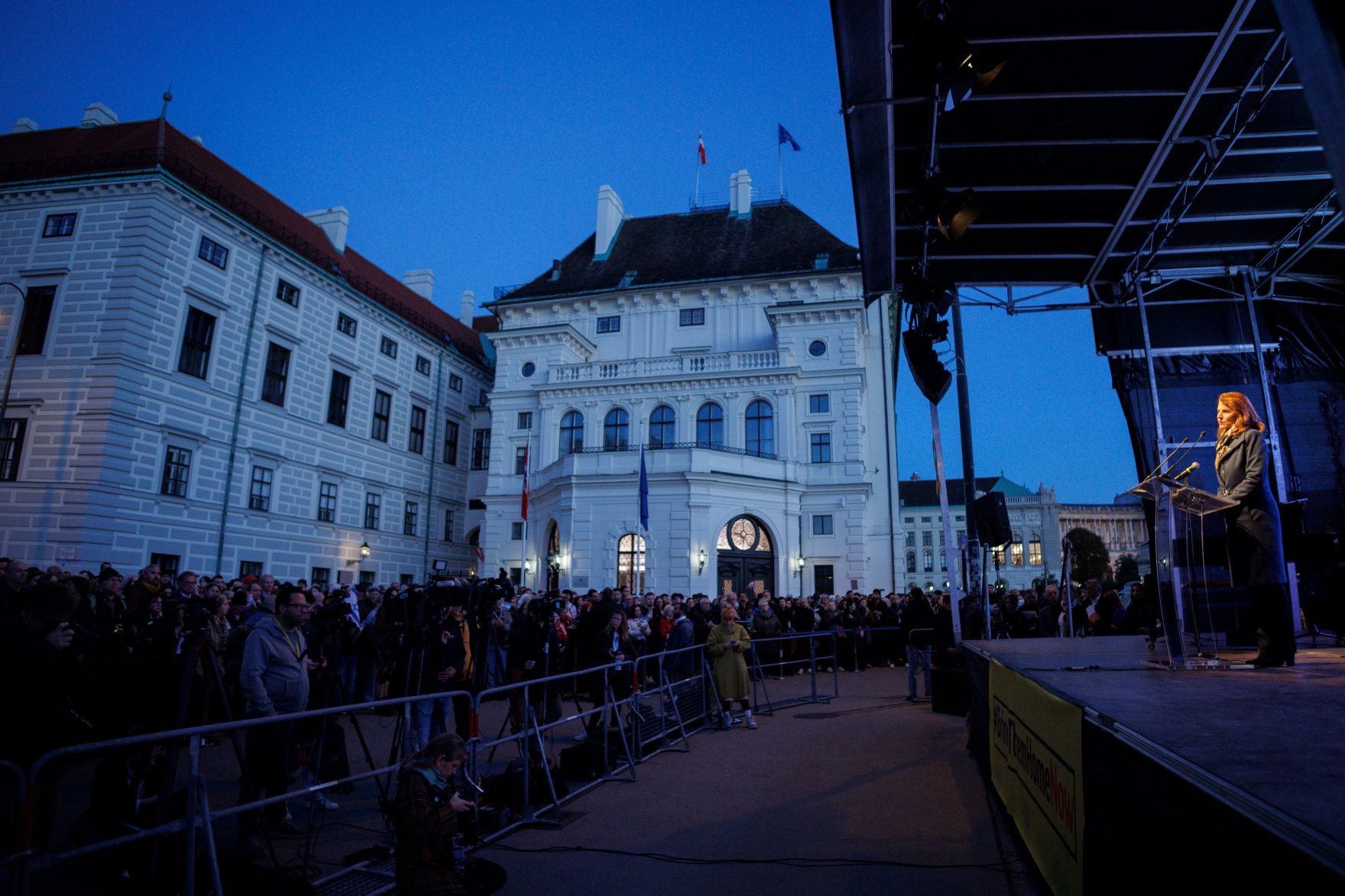 Am 7. Oktober 2024 nahm Bundesministerin Karoline Edtstadler an einer Gedenkveranstaltung der Israelitischen Kultusgemeinde teil.