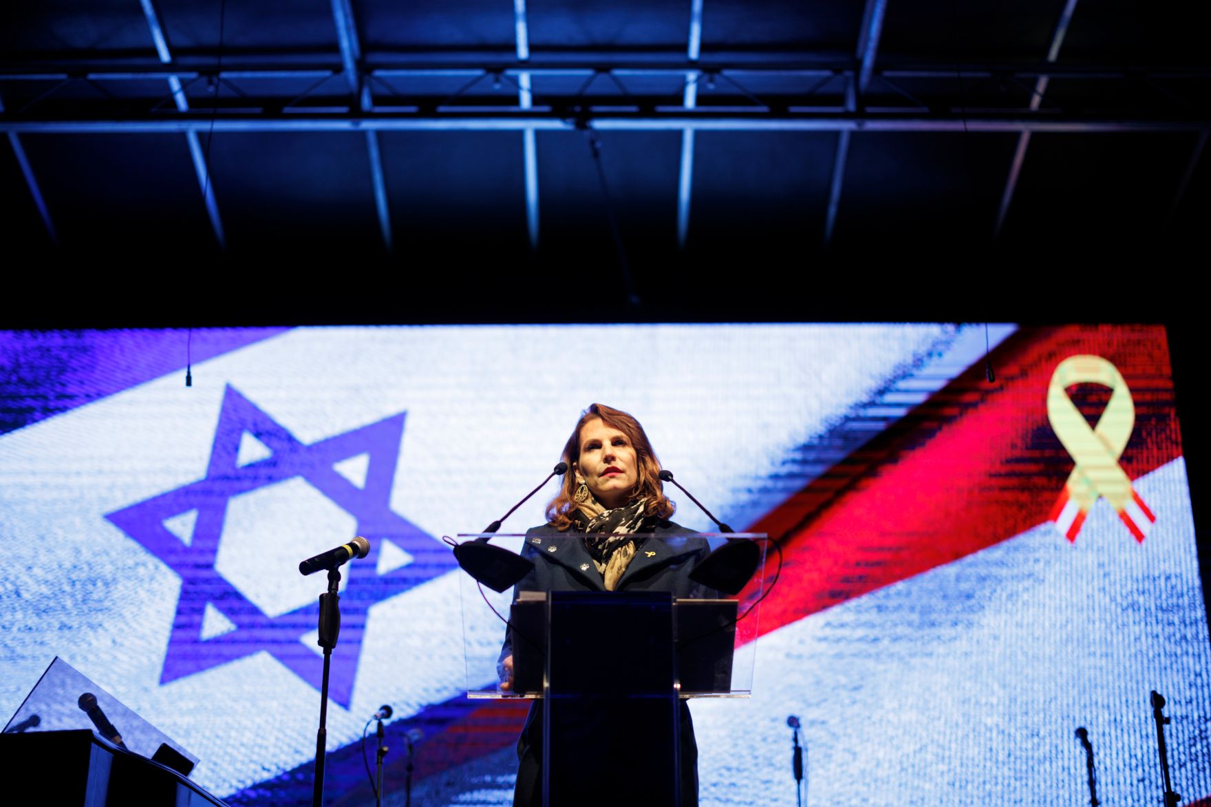 Am 7. Oktober 2024 nahm Bundesministerin Karoline Edtstadler (im Bild) an einer Gedenkveranstaltung der Israelitischen Kultusgemeinde teil.