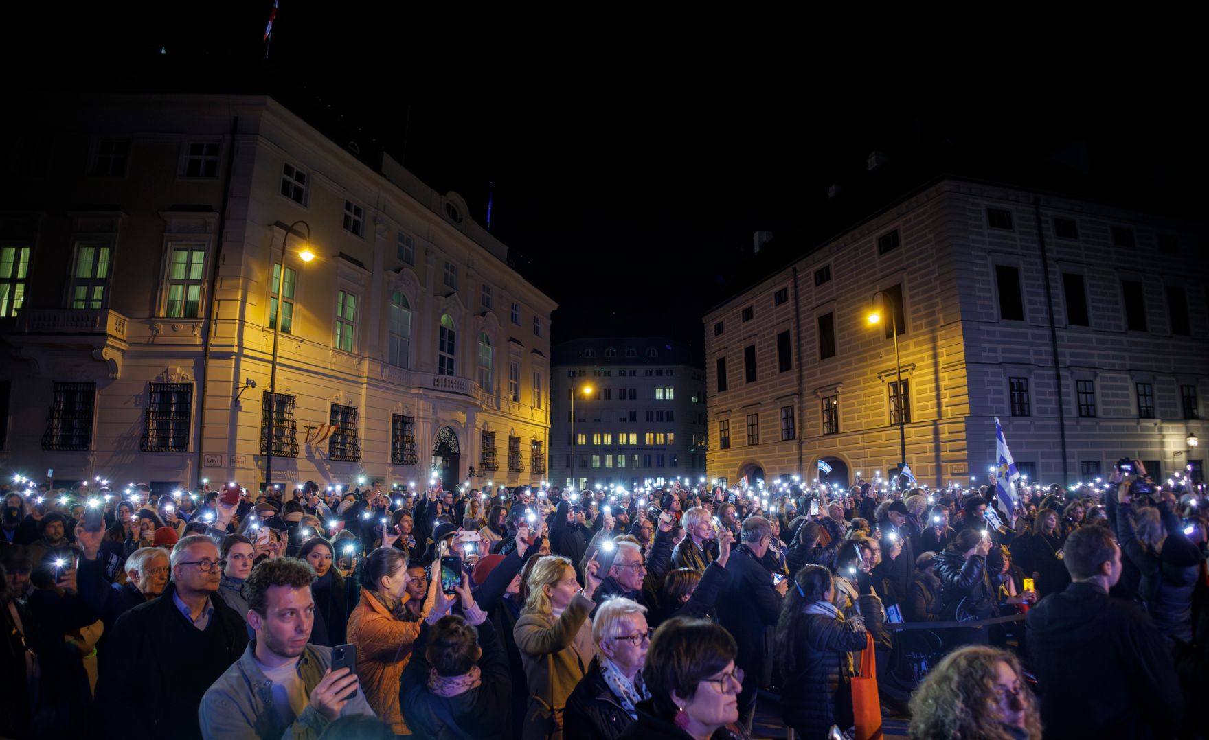 Am 7. Oktober 2024 nahm Bundesministerin Karoline Edtstadler an einer Gedenkveranstaltung der Israelitischen Kultusgemeinde teil.