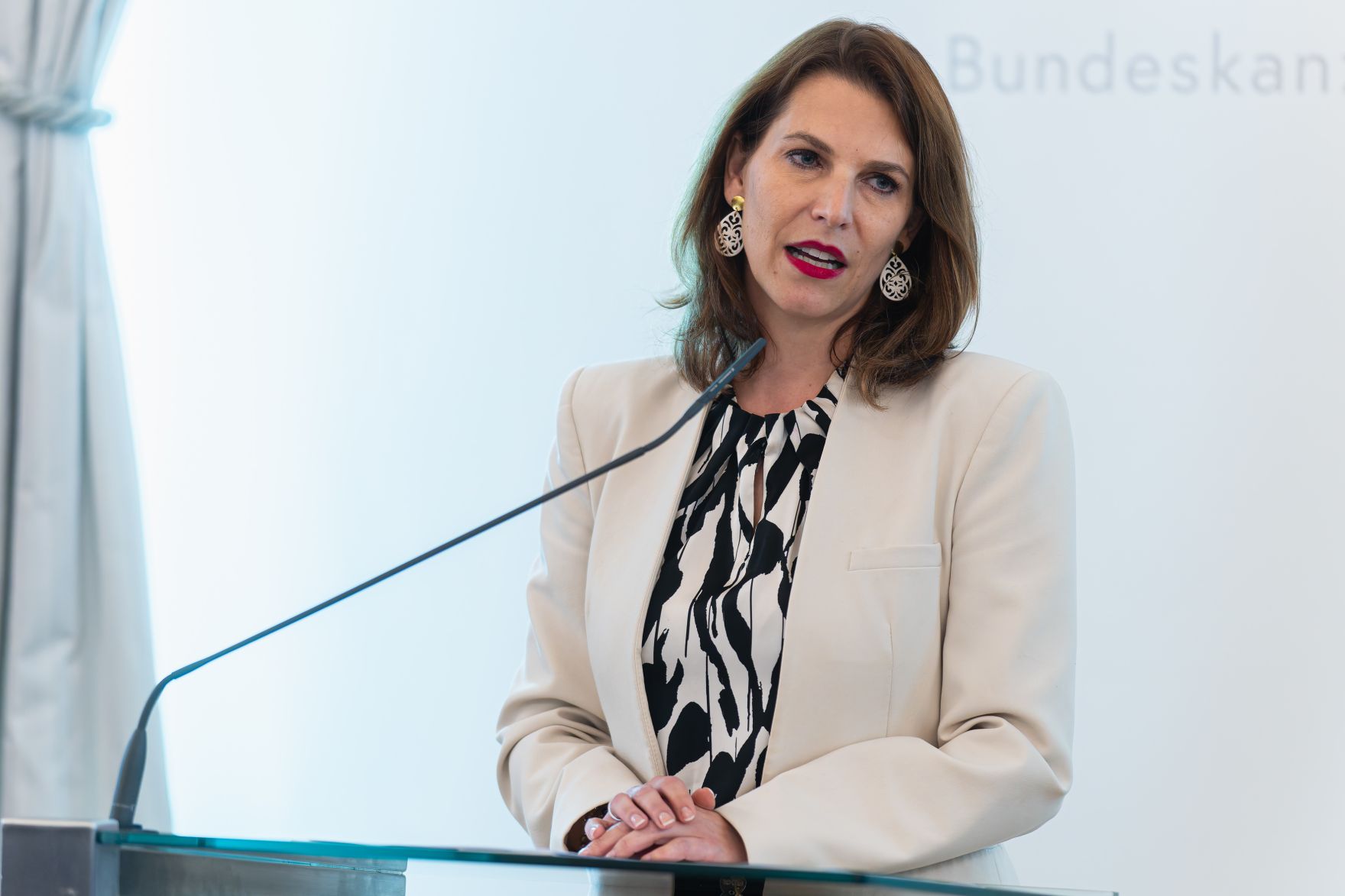 Am 9. Oktober 2024 gab Bundesministerin Karoline Edtstadler (im Bild) einen Empfang zum j&uuml;dischen Neujahrstag &quot;Rosch ha-Schana&quot; im Bundeskanzleramt.