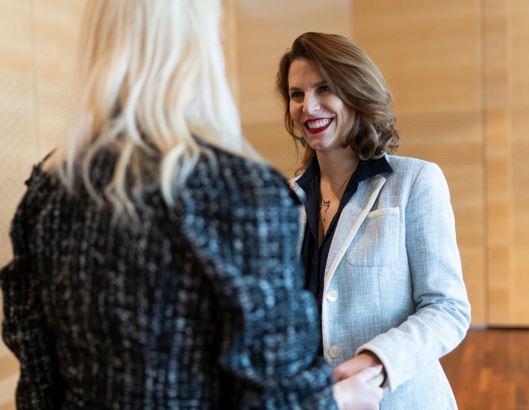 Am 21. Oktober 2024 nahm Bundesministerin Karoline Edtstadler (r.) am Salzburg Summit teil.