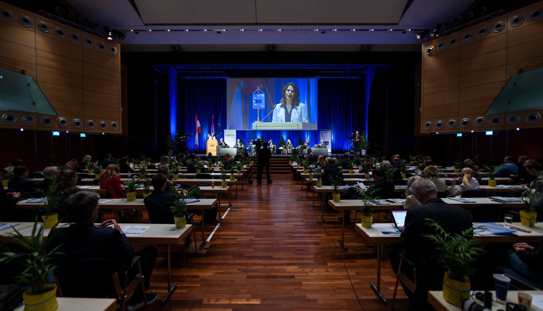 Am 21. Oktober 2024 nahm Bundesministerin Karoline Edtstadler am Salzburg Summit teil.