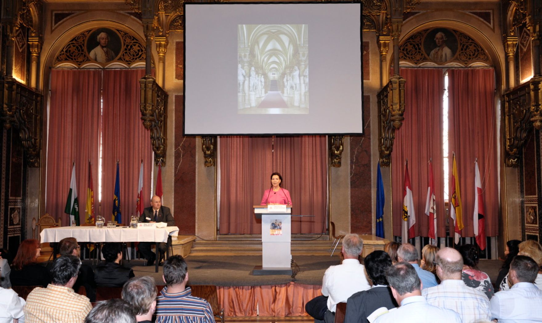 Bundesministerin f&uuml;r Frauenangelegenheiten und &Ouml;ffentlichen Dienst, Gabriele Heinisch-Hosek beim 1. LehrlingausbildnerInnentag des Bundes.