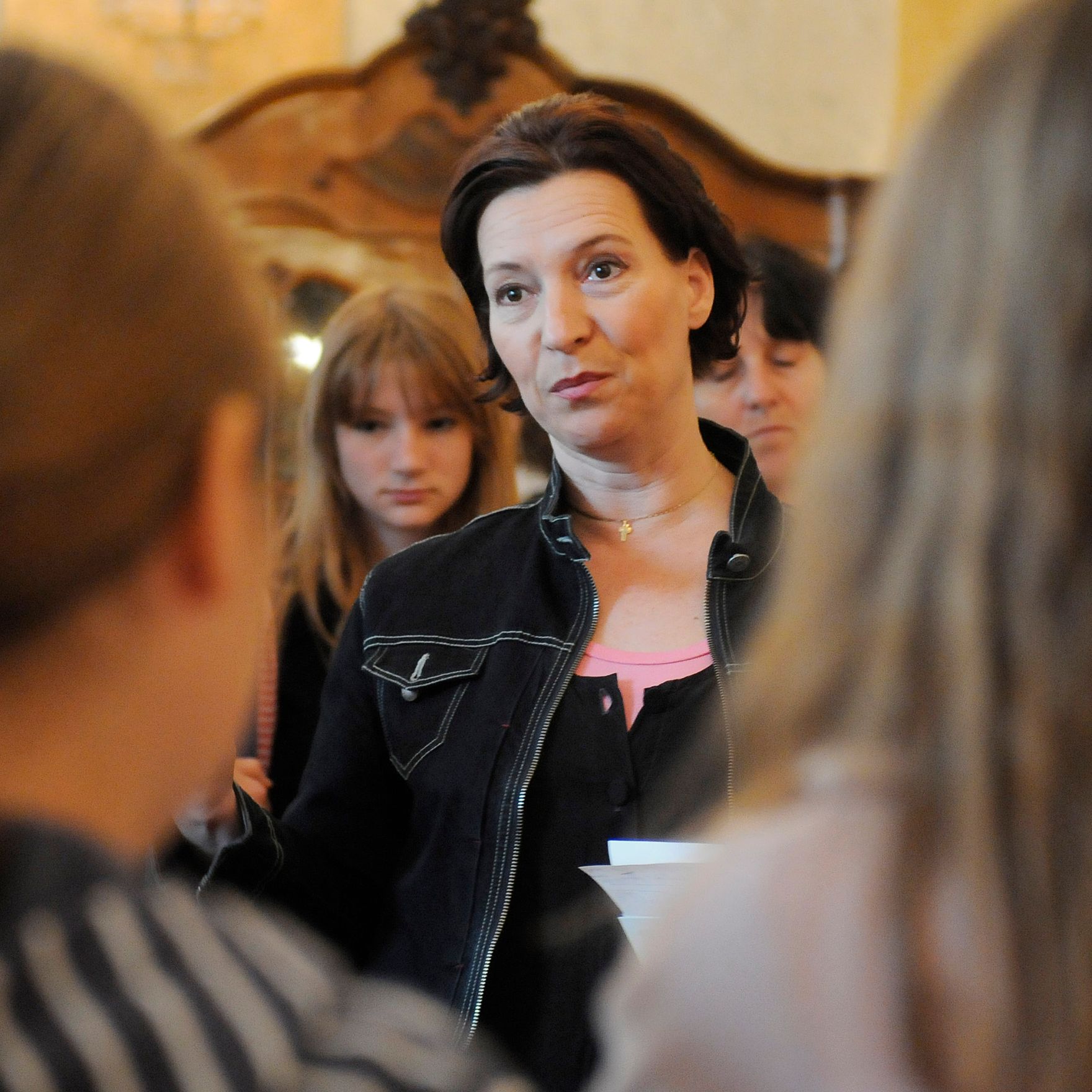 Anl&auml;sslich des &quot;Girls' Day 2009&quot; empfing Frauenministerin Gabriele Heinisch-Hosek in ihrem B&uuml;ro teilnehmende Sch&uuml;lerinnen zu einem Gespr&auml;ch.