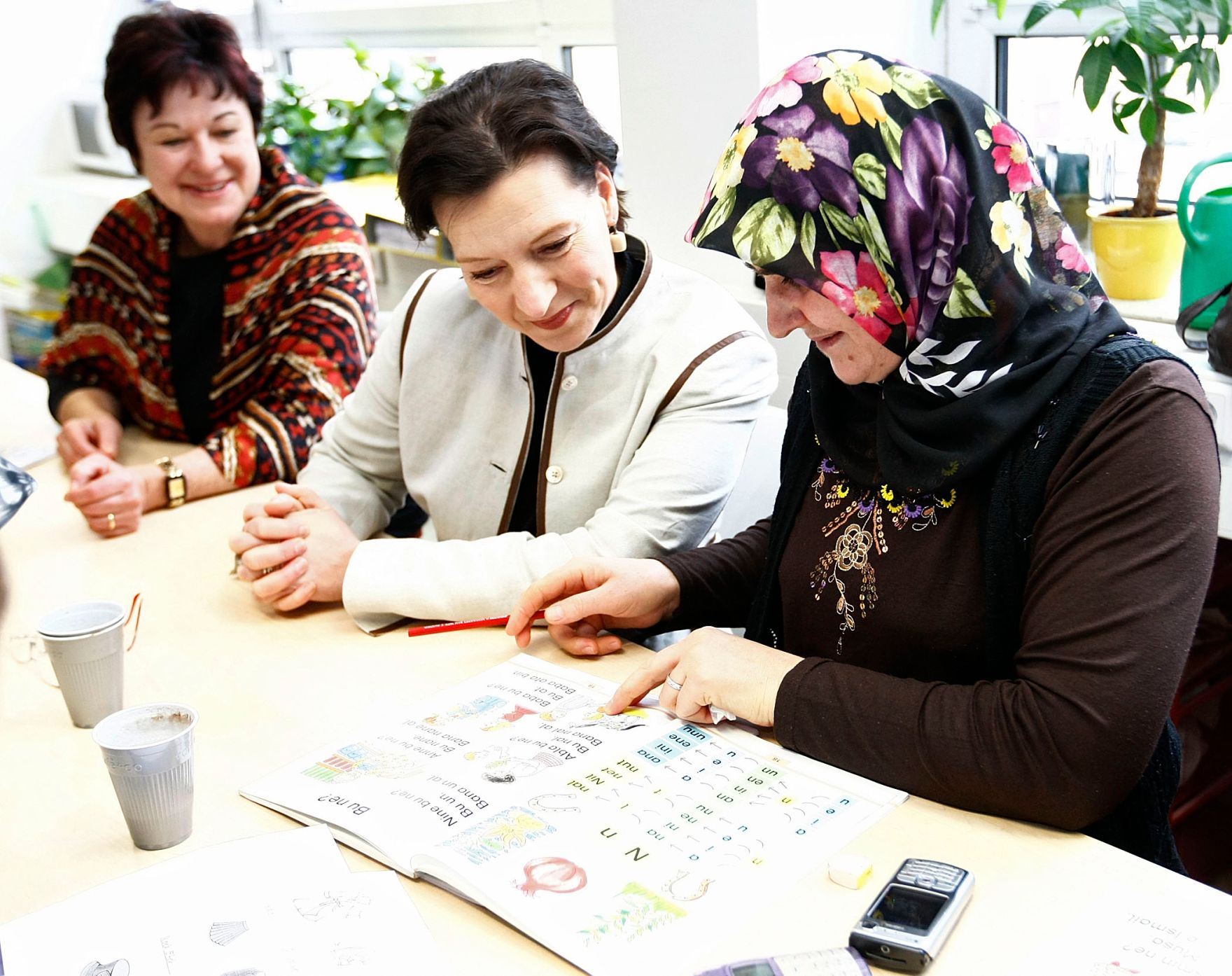 Am 19. M&auml;rz 2010 startete die Bundesministerin f&uuml;r Frauenangelegenheiten und &Ouml;ffentlichen Dienst, Gabriele Heinisch-Hosek im Rahmen eines Bundesl&auml;ndertags in Salzburg, die Dialogtour f&uuml;r ein besseres Zusammenleben zwischen &Ouml;sterreicherInnen und MigrantInnen.