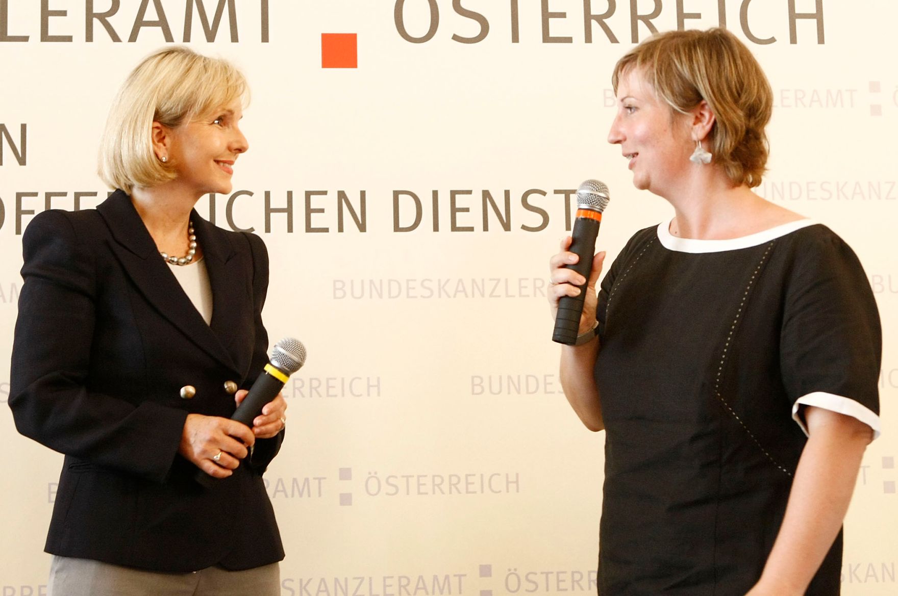 Am 30. Juni 2010 fand im B&uuml;ro von Frauenministerin Gabriele Heinisch-Hosek die Pr&auml;sentation des ExpertInnenpapiers zur Gleichstellung am Arbeitsmarkt statt.