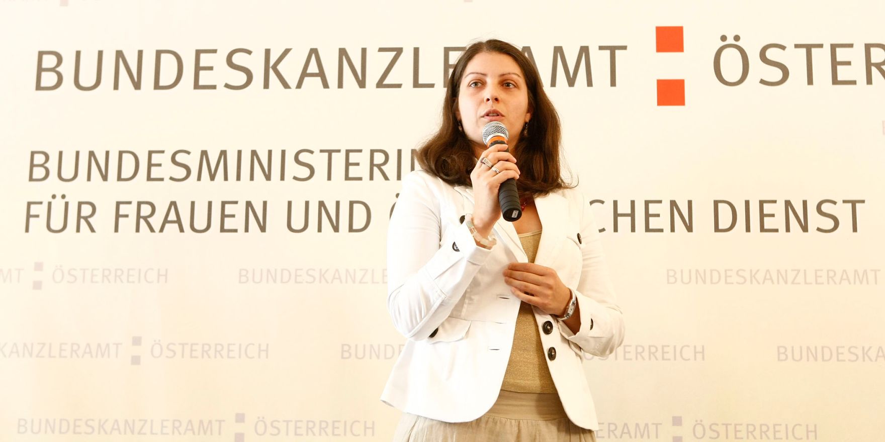 Am 30. Juni 2010 fand im B&uuml;ro von Frauenministerin Gabriele Heinisch-Hosek die Pr&auml;sentation des ExpertInnenpapiers zur Gleichstellung am Arbeitsmarkt statt.
