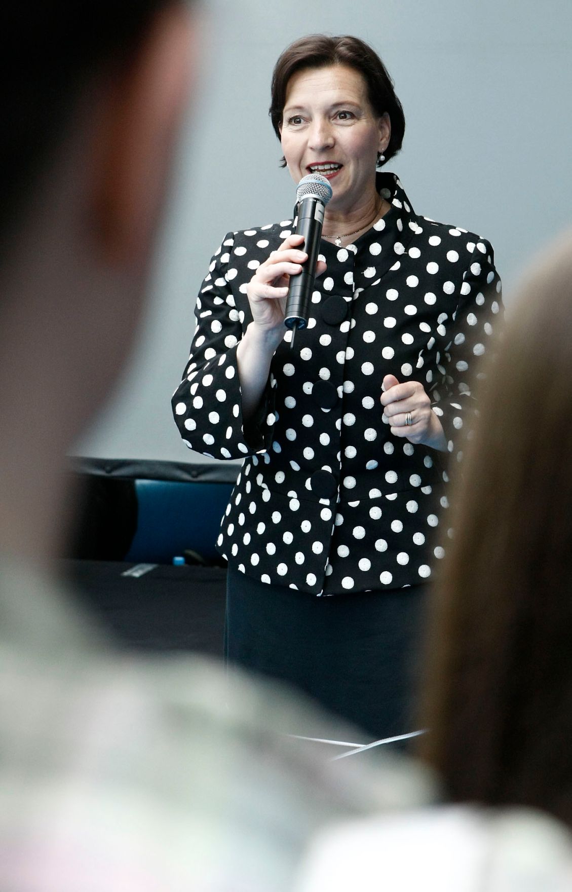 Bundesministerin Heinisch-Hosek bei der Veranstaltung "Finde deinen eigenen Weg - 1. Girl Event in Graz".