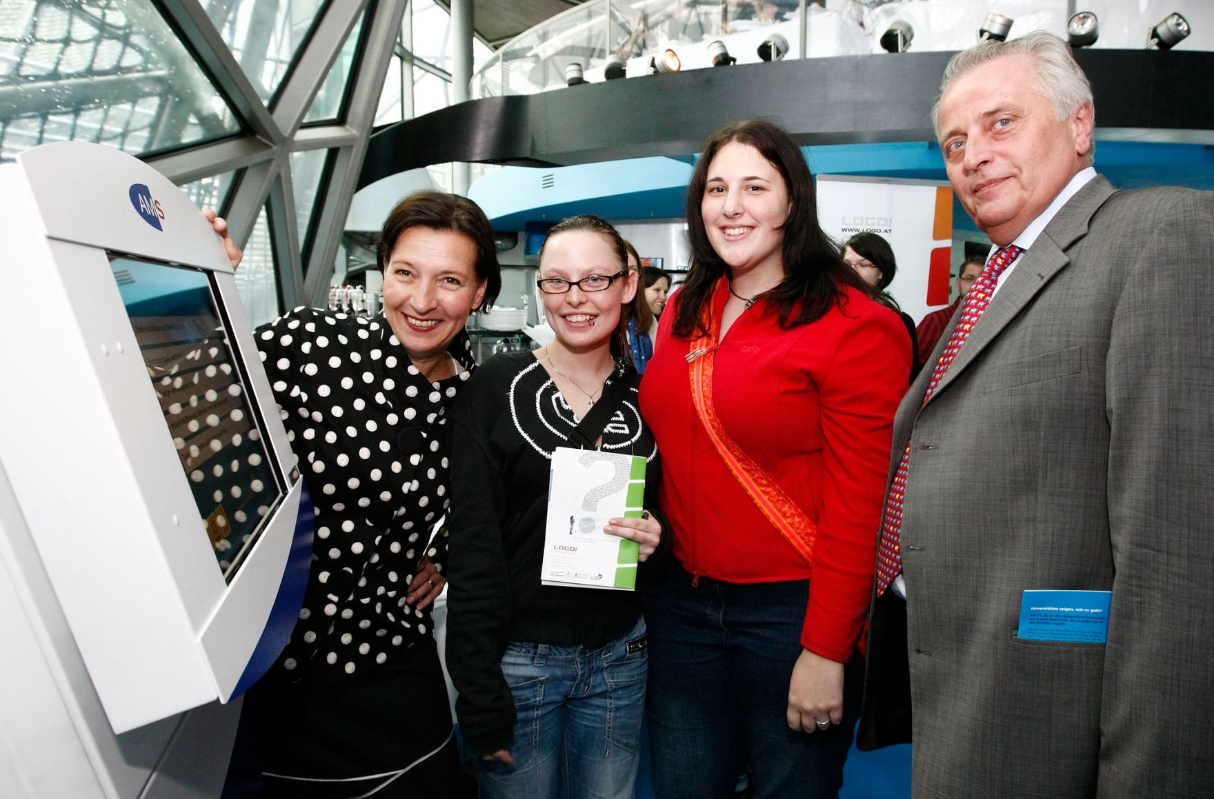Bundesministerin Heinisch-Hosek bei der Veranstaltung "Finde deinen eigenen Weg - 1. Girl Event in Graz".