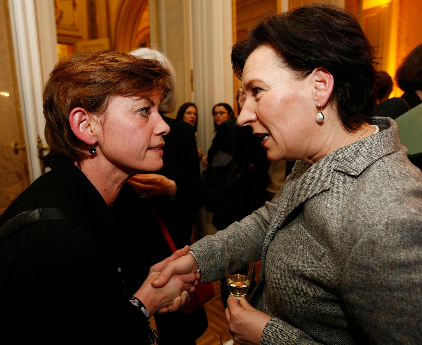 Frauenministerin Gabriele Heinisch-Hosek, DiskutantInnen der Podiumsdiskussion und BesucherInnen der Veranstaltung 10 Jahre "diestandard.at".