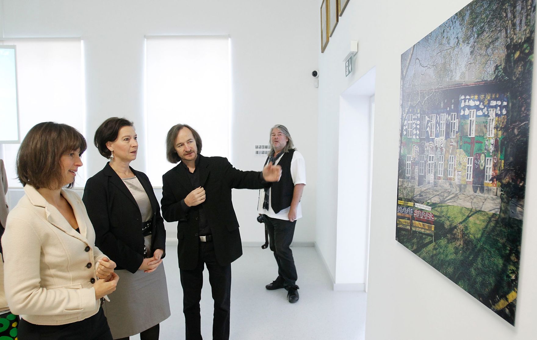 Am 23. September 2010 besuchte Frauenministerin Gabriele Heinisch-Hosek das Art Brut Museum in Maria Gugging.