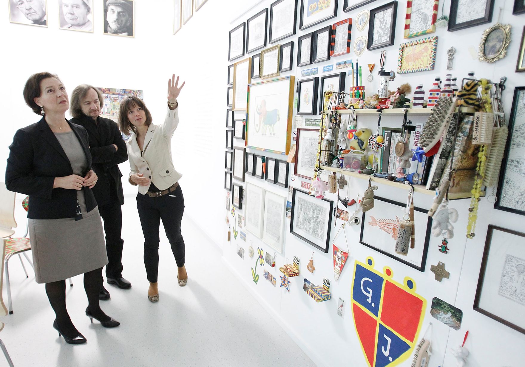 Am 23. September 2010 besuchte Frauenministerin Gabriele Heinisch-Hosek das Art Brut Museum in Maria Gugging.