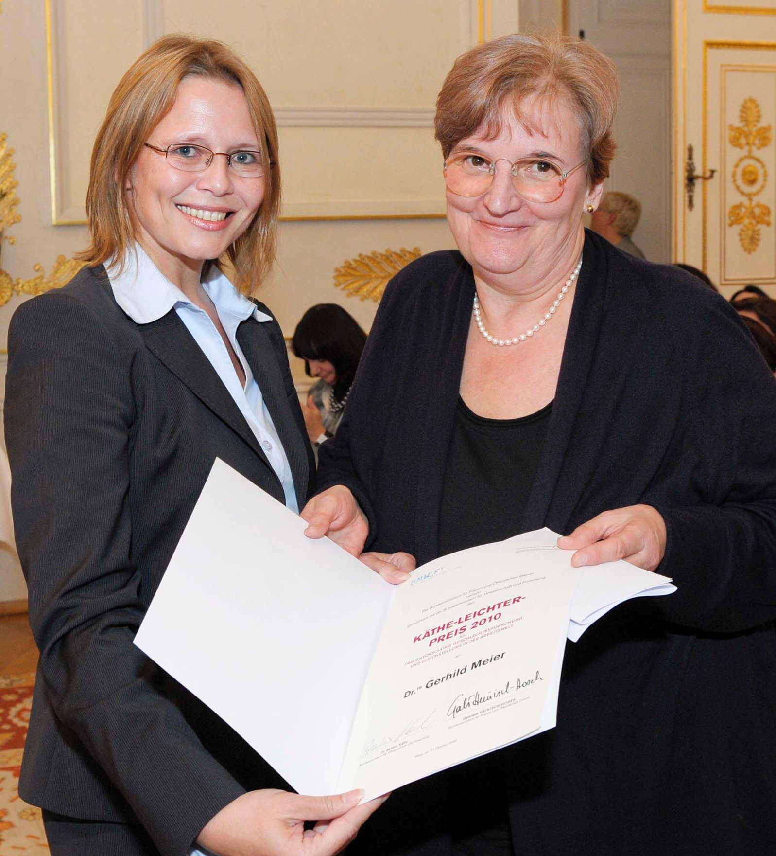 Am 27. Oktober 2010 lud Frauenministerin Gabriele Heinisch-Hosek zur K&auml;the-Leichter-Preisverleihung 2010 ins Bundeskanzleramt in Wien.