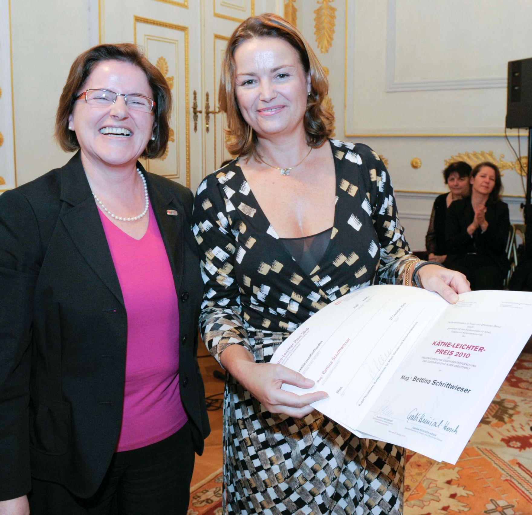 Am 27. Oktober 2010 lud Frauenministerin Gabriele Heinisch-Hosek zur K&auml;the-Leichter-Preisverleihung 2010 ins Bundeskanzleramt in Wien.