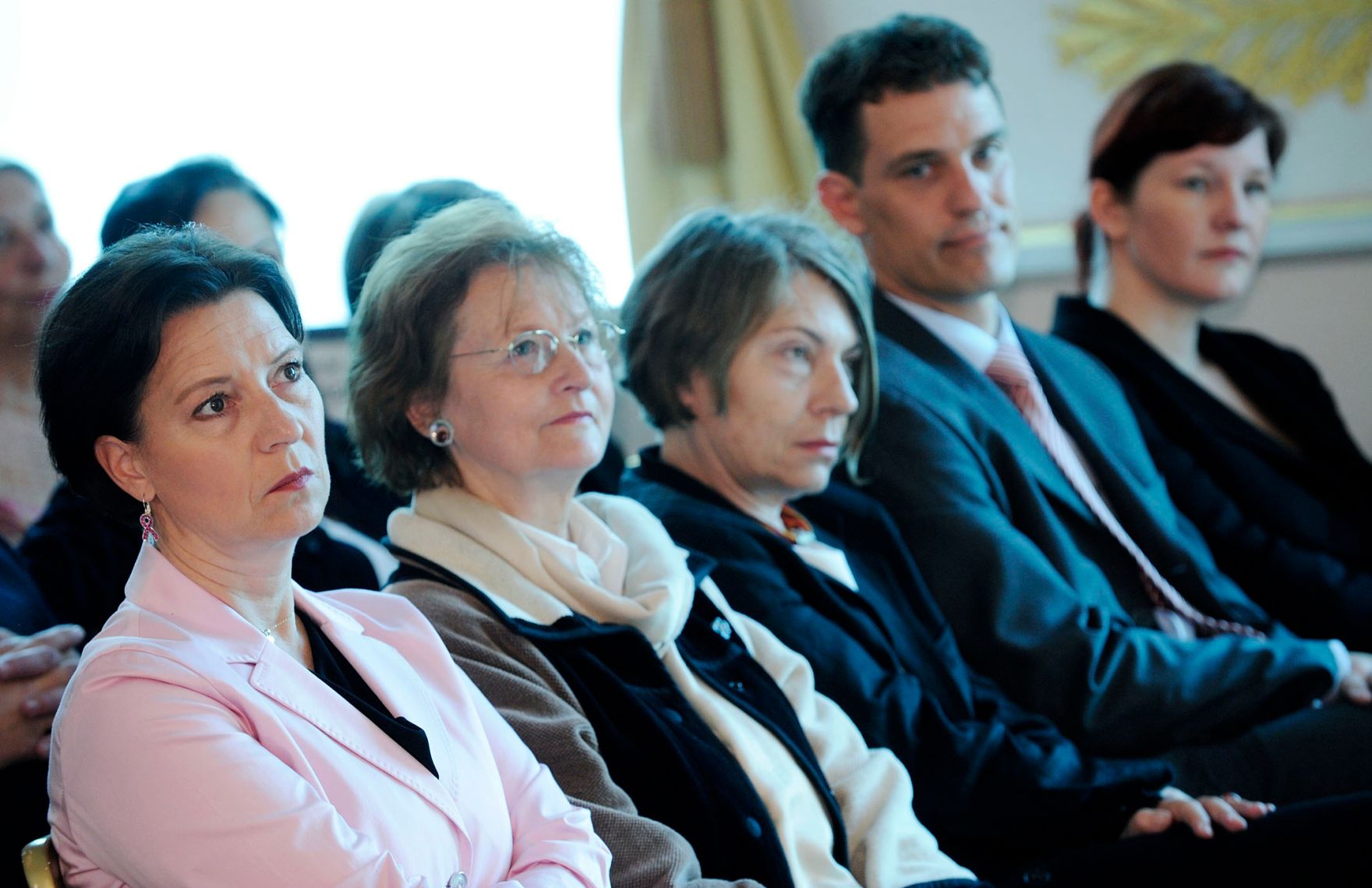 Bundesministerin Heinisch-Hosek bei der Pr&auml;sentation des Frauenberichtes 2010 im Bundeskanzleramt.