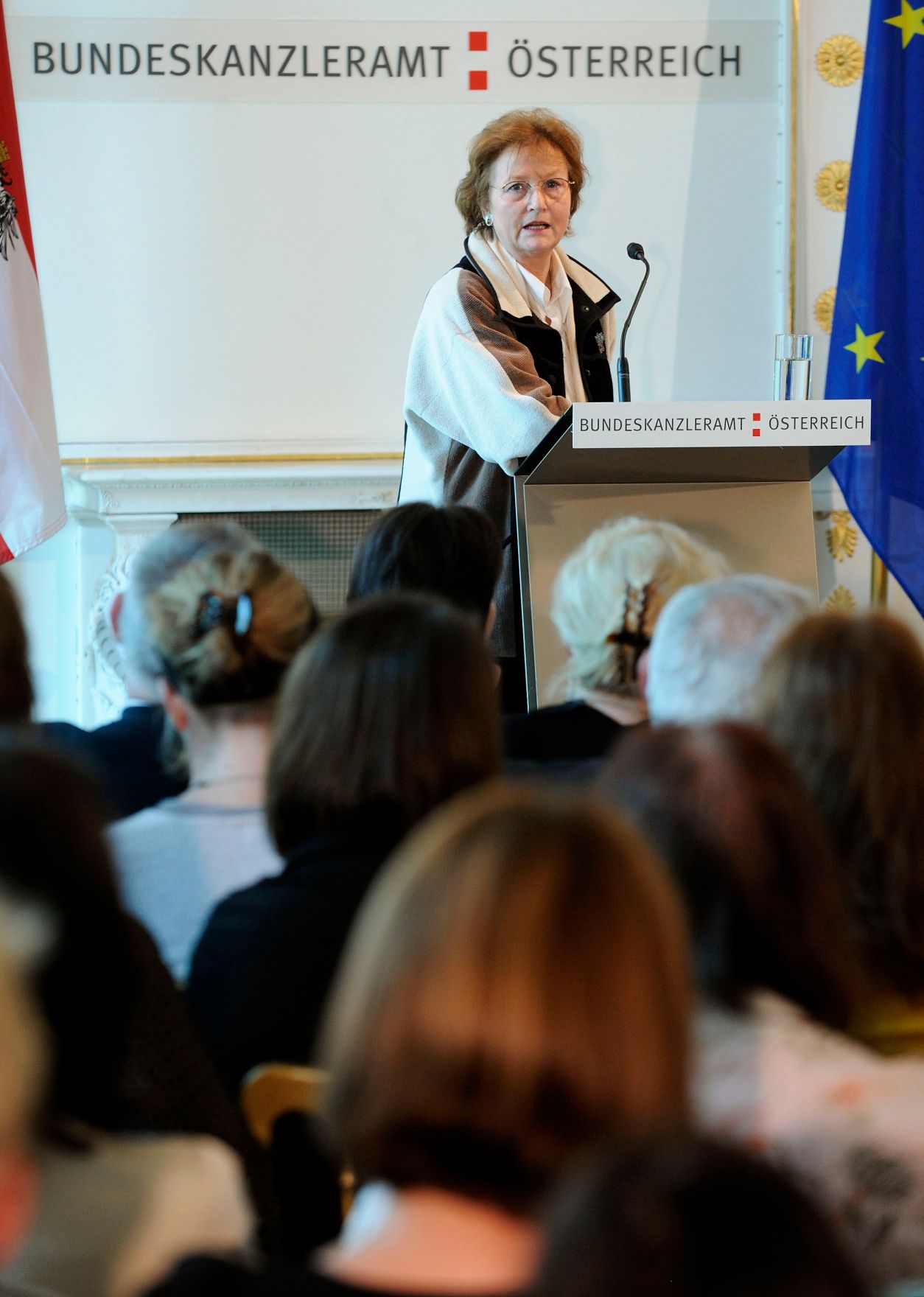 Uni. Prof Gudrun Biffl bei der Pr&auml;sentation des Frauenberichtes 2010 im Bundeskanzleramt.