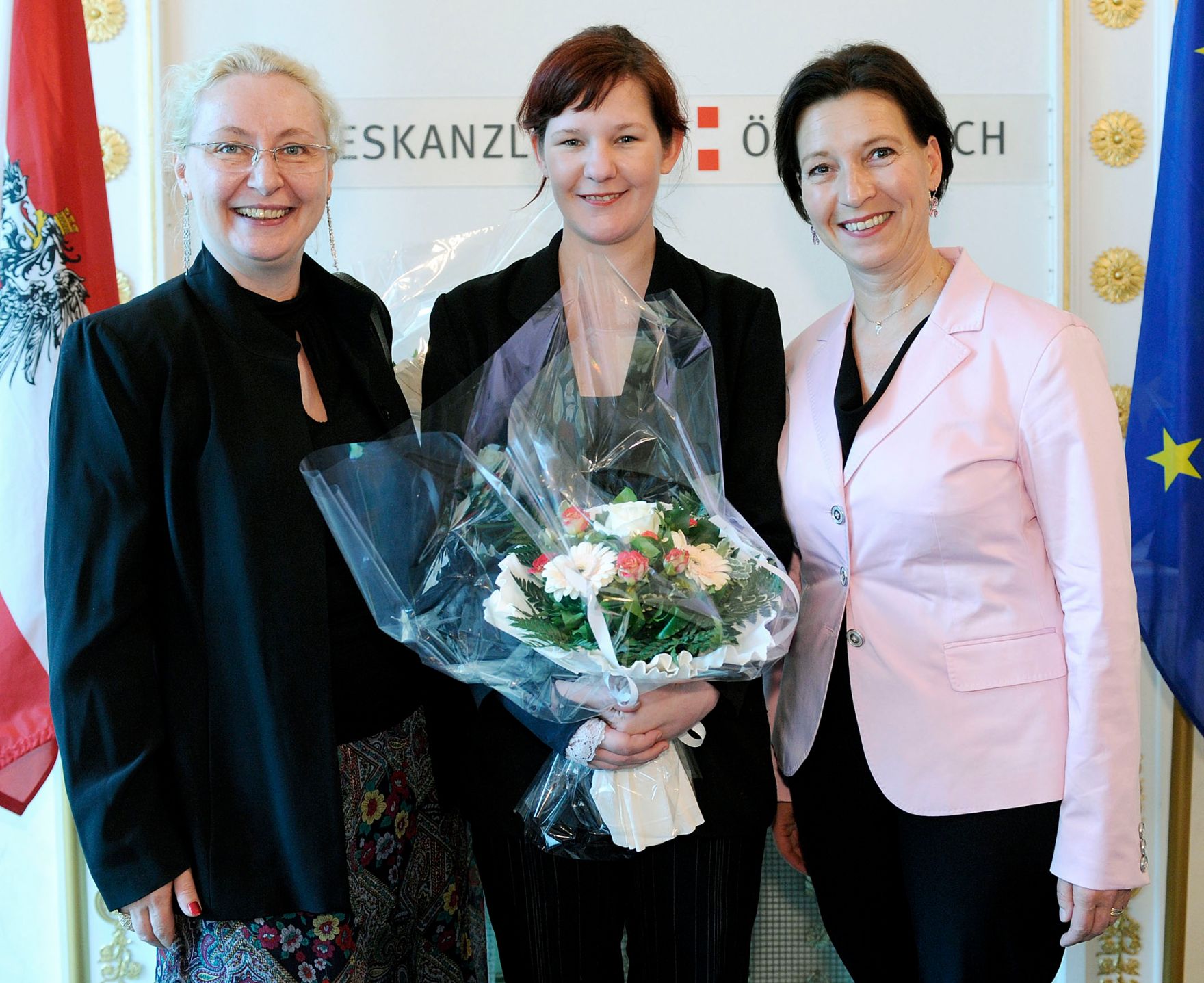 Bundesministerin Heinisch-Hosek bei der Pr&auml;sentation des Frauenberichtes 2010 im Bundeskanzleramt.