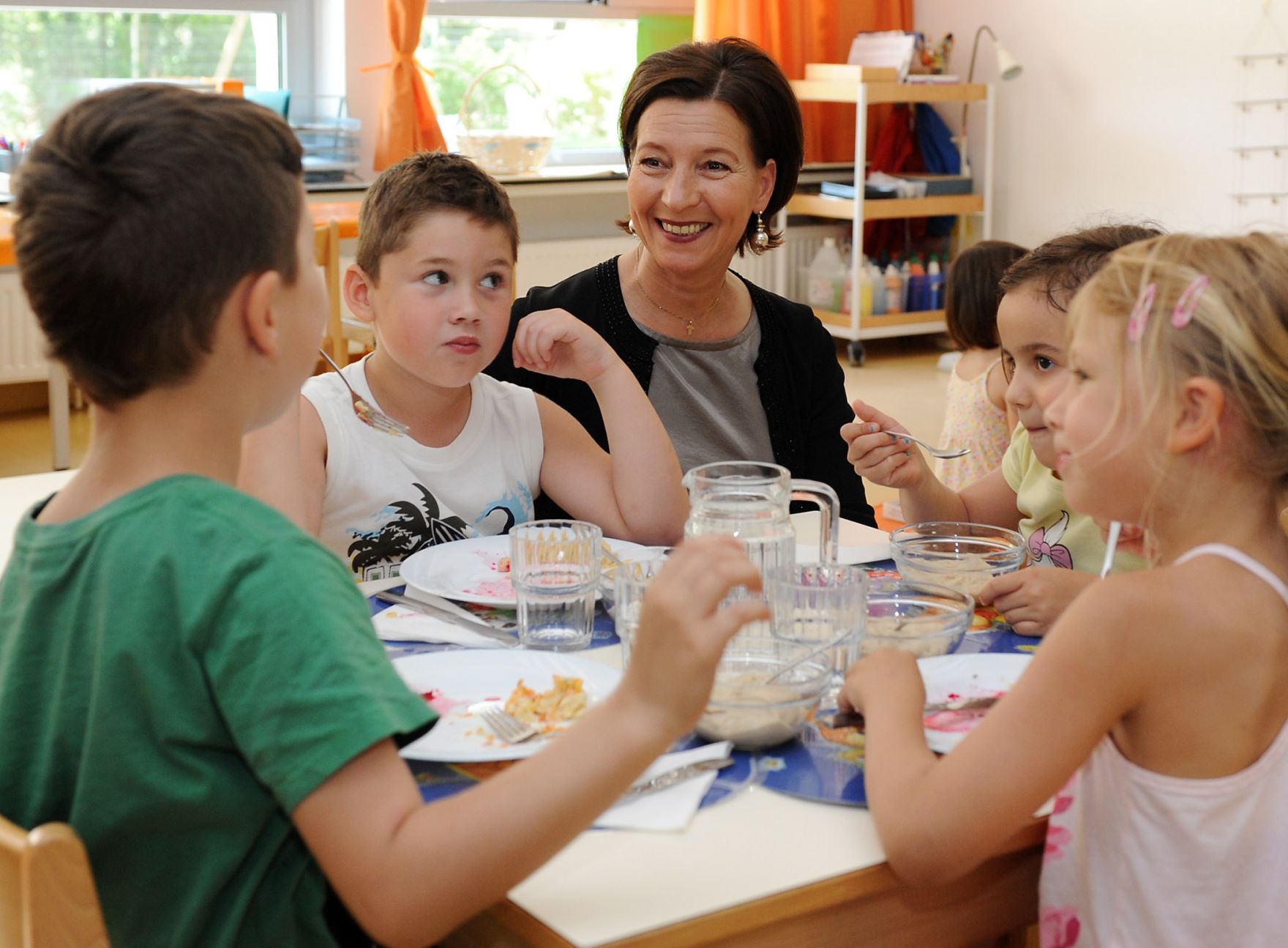 Am 22. Juni 2011 besuchte Frauenministerin Gabriele Heinisch-Hosek im Rahmen eines Bundesl&auml;ndertages in Wien, den geschlechtssensiblen Kindergarten in Meidling.
