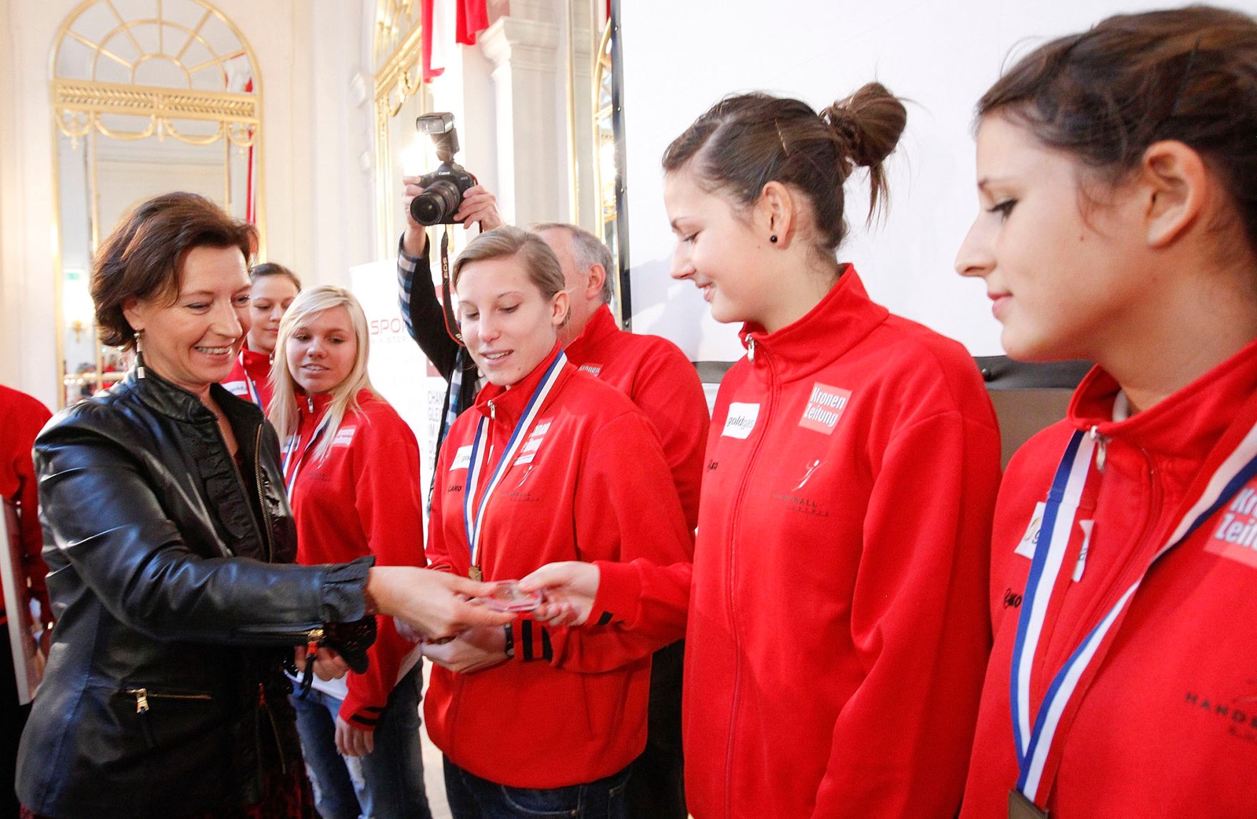 Am 18. Oktober 2011 Frauenministerin Gabriele Heinisch-Hosek bei der Pressekonferenz des Vereins &quot;100% Sport&quot;.