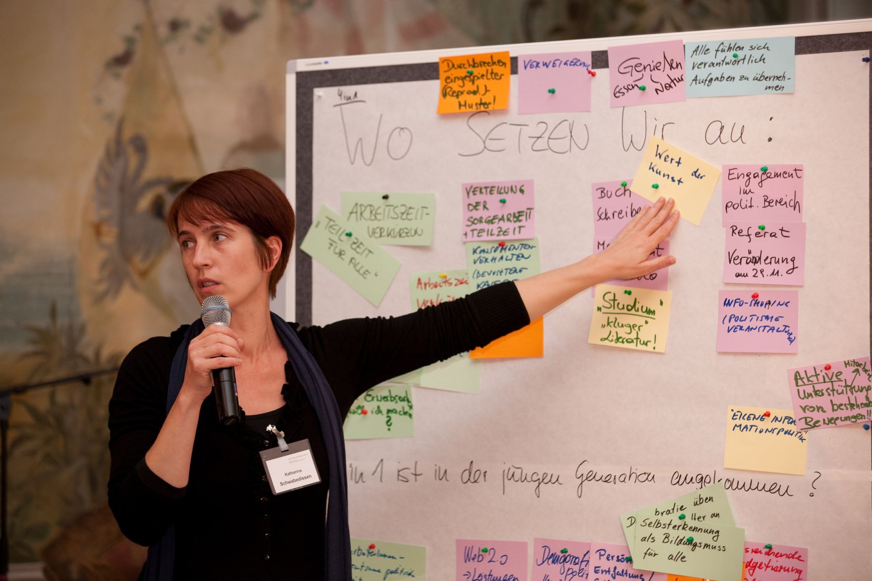 Am 7. Oktober 2011 er&ouml;ffnete Frauenministerin Gabriele Heinisch-Hosek die Frauenenquete ARBEIT.NEU.DENKEN im Schloss Laudon.