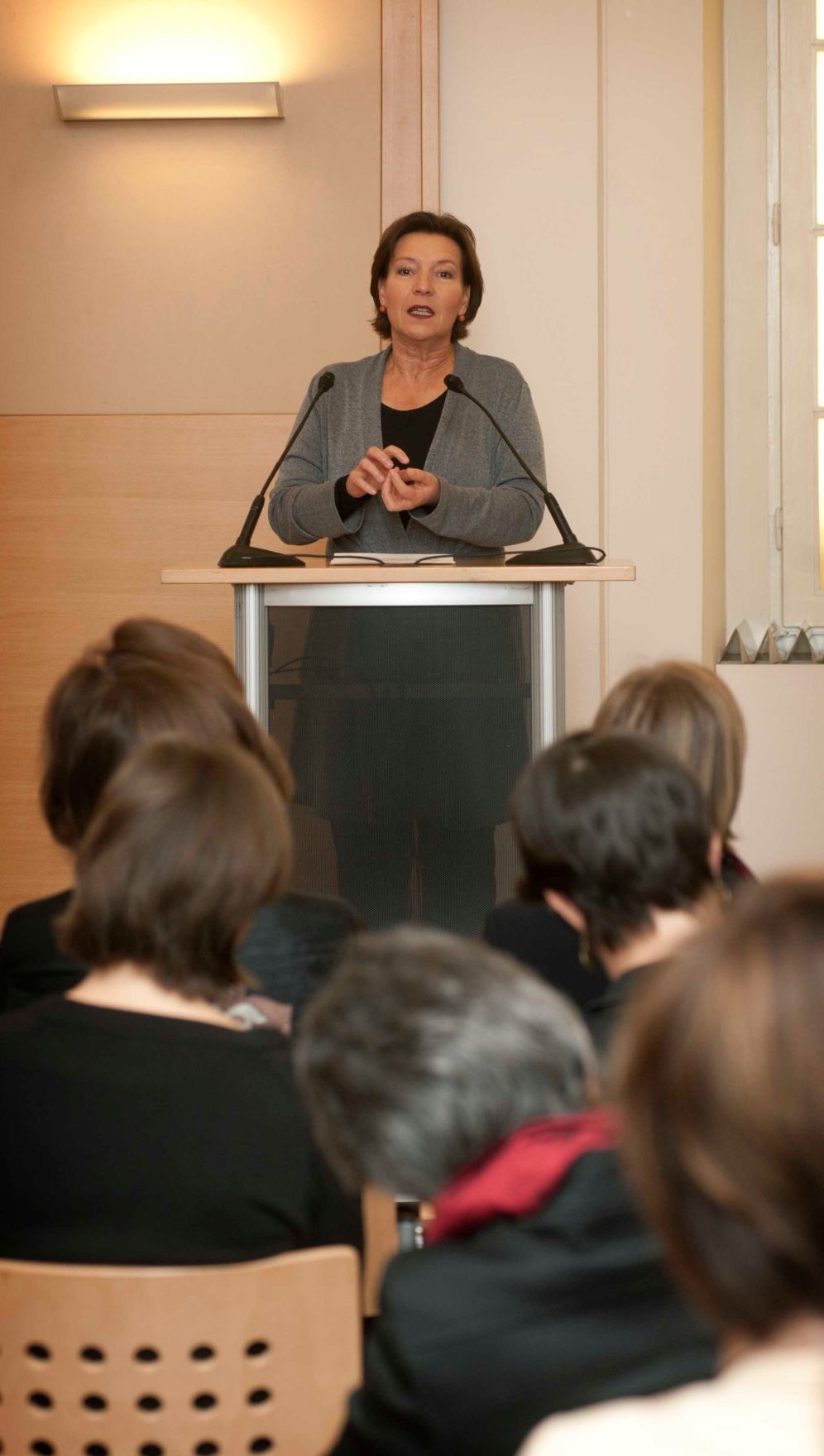 17. Oktober 2011 Bundesministerin Gabriele Heinisch-Hosek bei der Veranstaltung &quot;Gemeinsam gegen Menschenhandel&quot;.