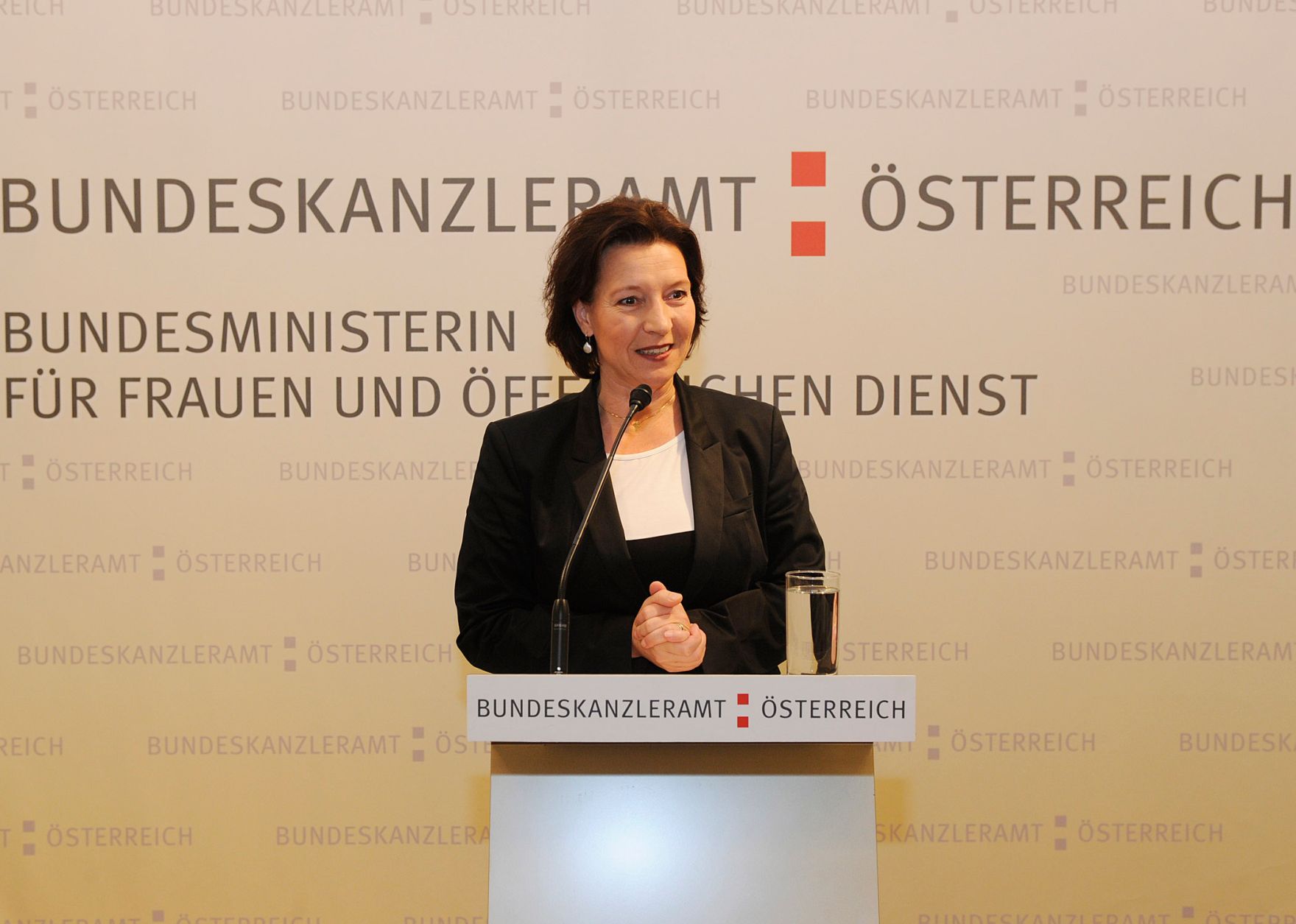 Am 1. Juni 2011, Frauenministerin Gabriele Heinisch-Hosek bei der Verleihung des "Johanna Dohnal-F&ouml;rderpreis 2011".