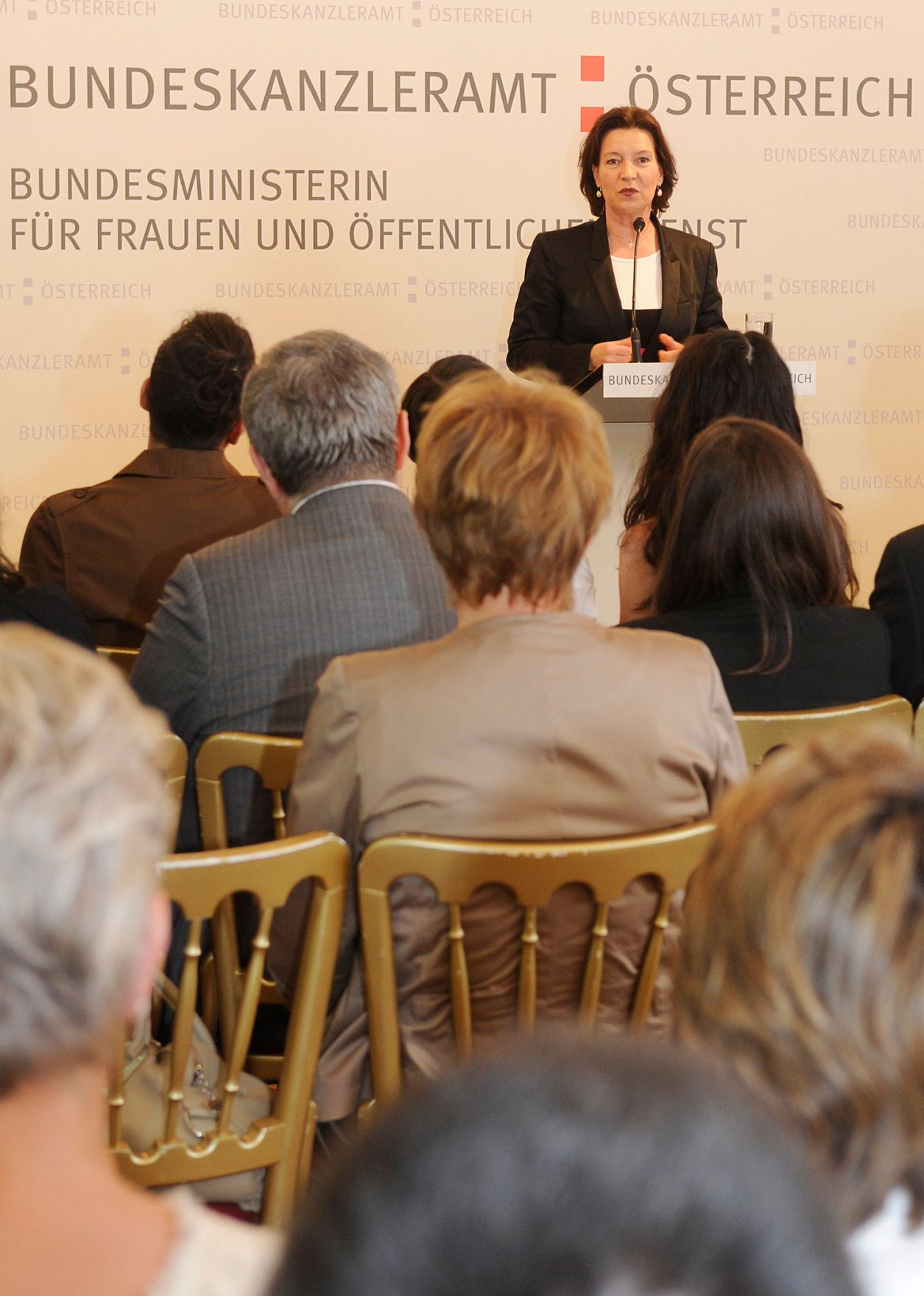 Am 1. Juni 2011, Frauenministerin Gabriele Heinisch-Hosek bei der Verleihung des "Johanna Dohnal-F&ouml;rderpreis 2011".