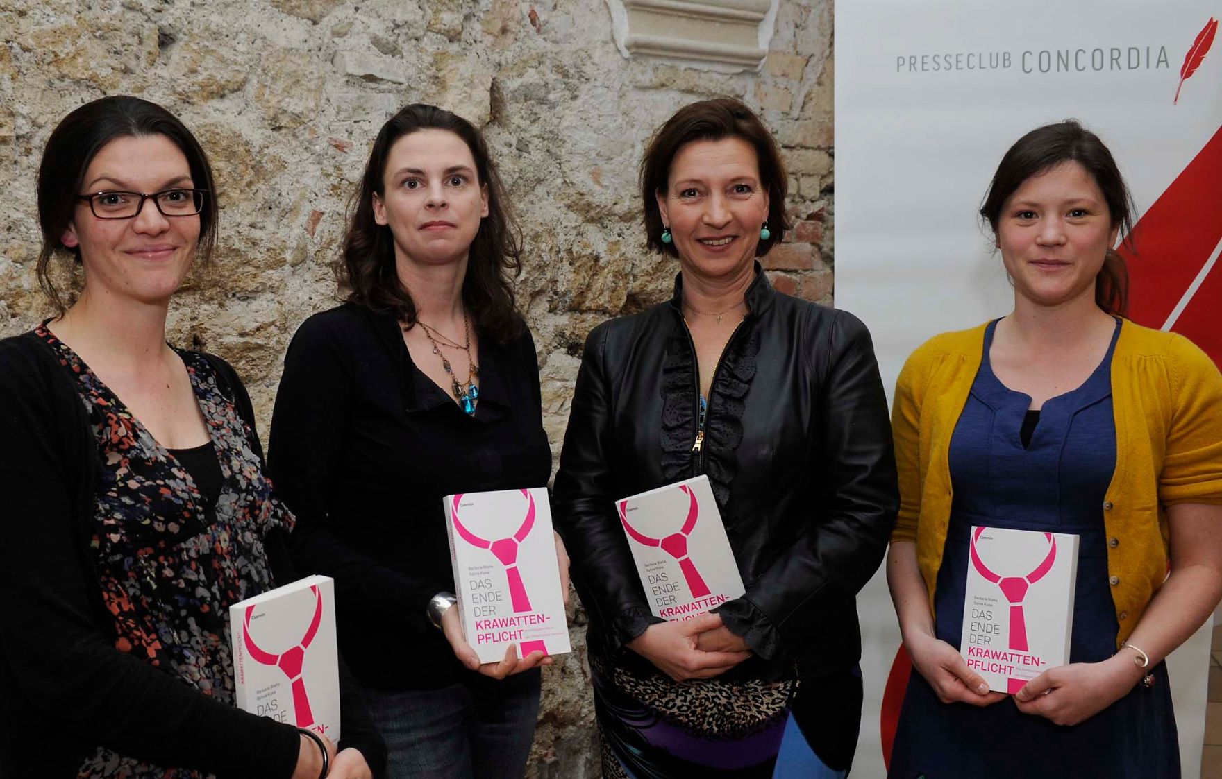 Am 20. M&auml;rz 2012 Buchpr&auml;sentation "Das Ende der Krawattenpflicht" (vlnr) Blaha, Horaczek, Heinisch-Hosek, Kuba.