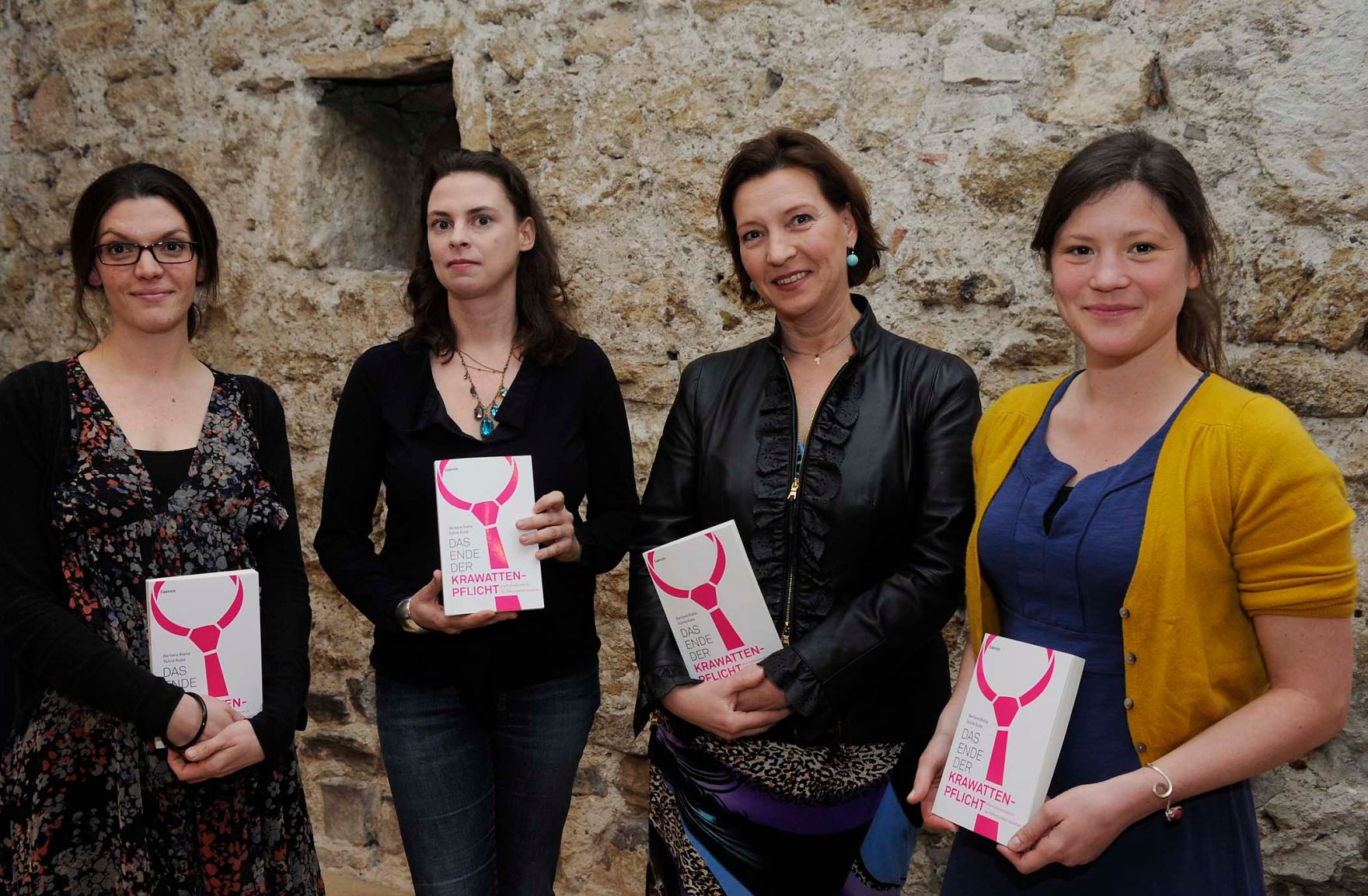 Am 20. M&auml;rz 2012 Buchpr&auml;sentation "Das Ende der Krawattenpflicht" (vlnr) Blaha, Horaczek, Heinisch-Hosek, Kuba.