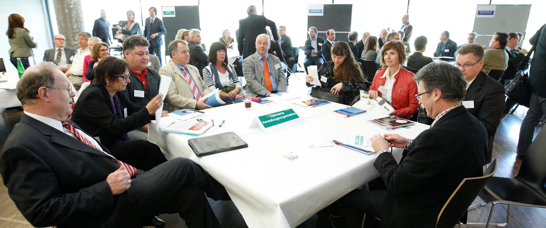 Am 26. M&auml;rz 2012 er&ouml;ffnete Bundesministerin Gabriele Heinisch-Hosek das "1. Dialogforum des Reformdialogs &Ouml;sterreich, Salzburg".