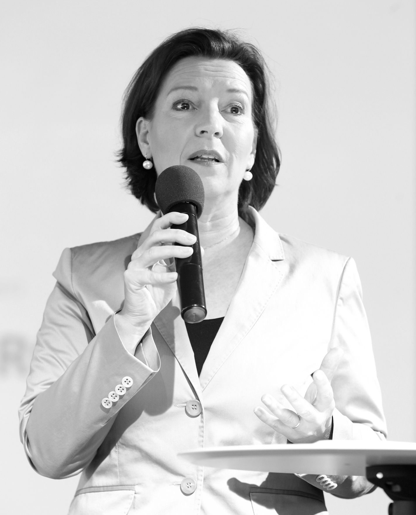 Am 26. M&auml;rz 2012 er&ouml;ffnete Bundesministerin Gabriele Heinisch-Hosek das "1. Dialogforum des Reformdialogs &Ouml;sterreich, Salzburg".