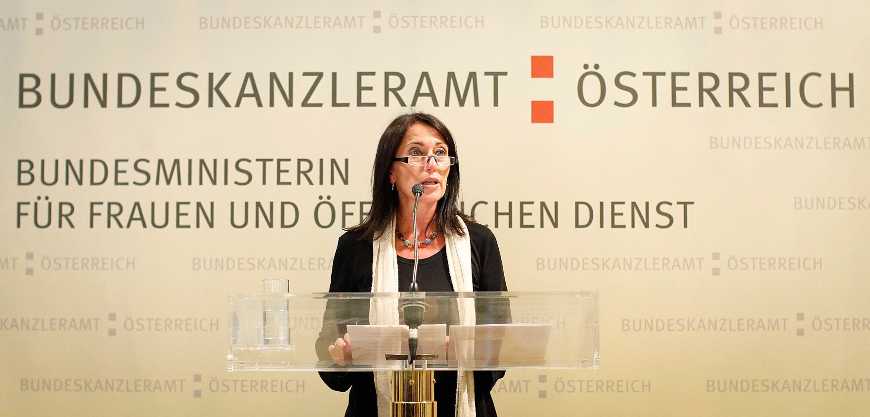 Am 12. Juni 2012 lud Frauenministerin Gabriele Heinisch-Hosek zur Verleihung des Johanna-Dohnal Preises 2012 ins Bundeskanzleramt. Im Bild Jurymitglied Gabriella Hauch.