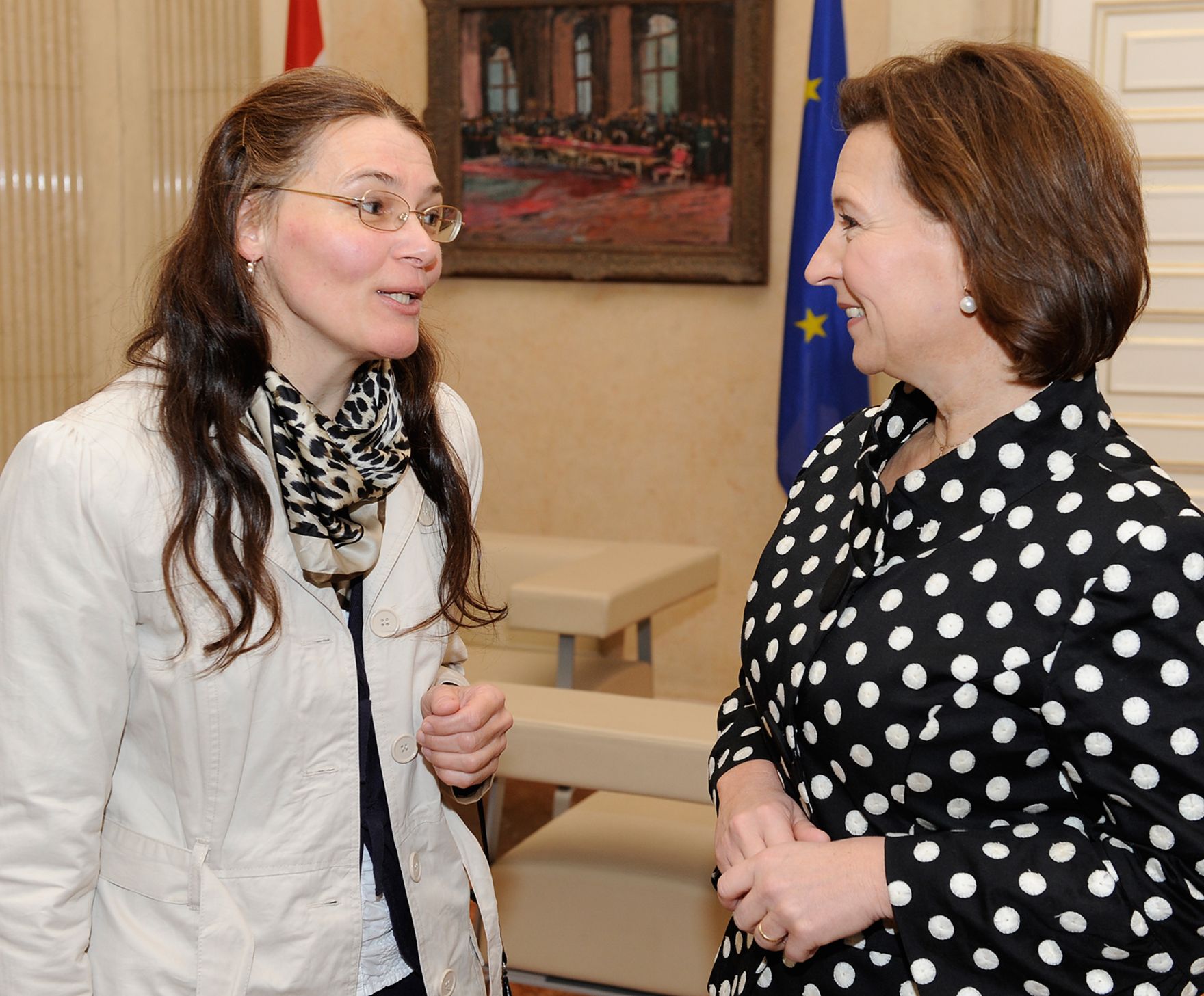 Am 26. Oktober 2012 empfing Frauenministerin Gabriele Heinisch-Hosek im Rahmen des Nationalfeiertages Besucherinnen und Besucher im Bundeskanzleramt.