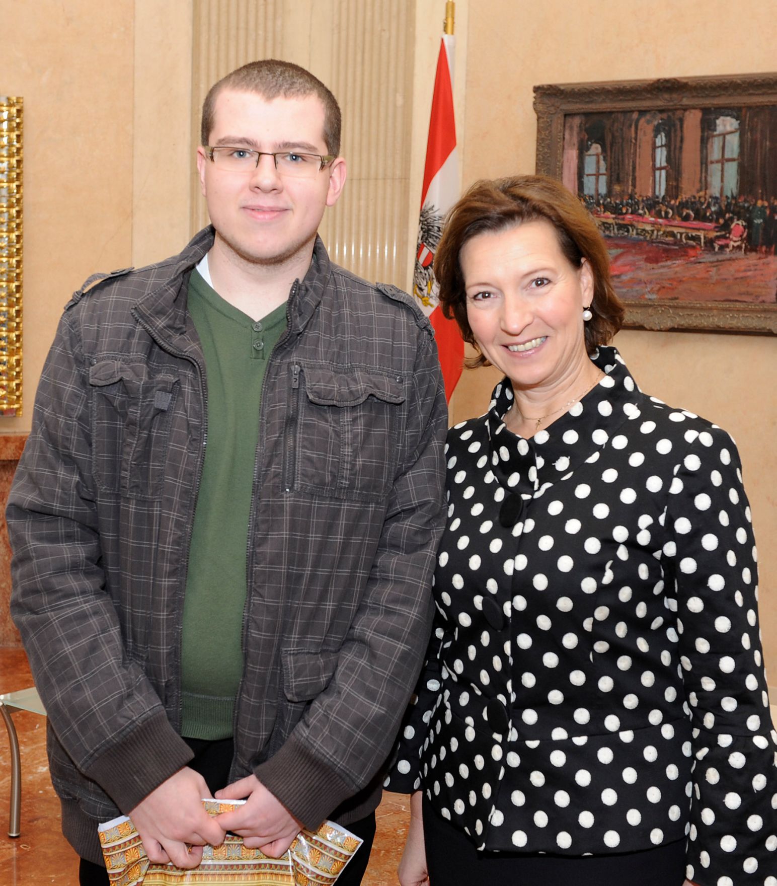 Am 26. Oktober 2012 empfing Frauenministerin Gabriele Heinisch-Hosek im Rahmen des Nationalfeiertages Besucherinnen und Besucher im Bundeskanzleramt.